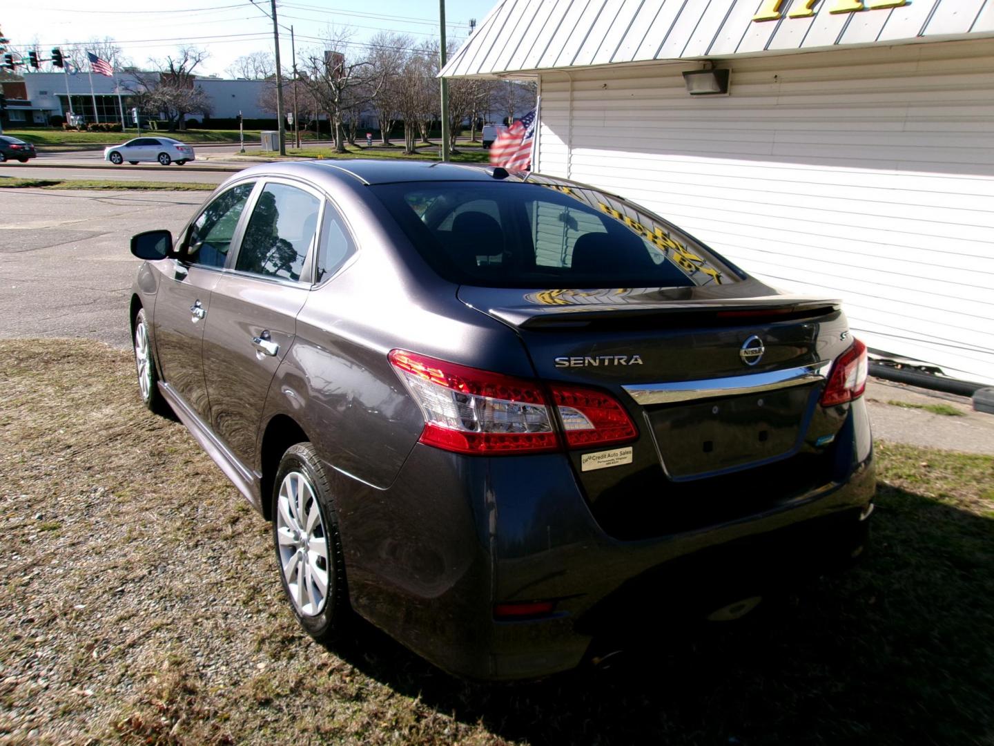 2014 Nissan Sentra S 6MT (3N1AB7APXEY) with an 1.8L L4 SFI DOHC 16V engine, 6-Speed Automatic transmission, located at 2553 Airline Blvd, Portsmouth, VA, 23701, (757) 488-8331, 36.813889, -76.357597 - Down Payment: $799 Weekly Payment: $105 APR: 23.9% Repayment Terms: 42 Months ***CALL ELIZABETH SMITH - DIRECTOR OF MARKETING @ 757-488-8331 TO SCHEDULE YOUR APPOINTMENT TODAY AND GET PRE-APPROVED RIGHT OVER THE PHONE*** - Photo#6