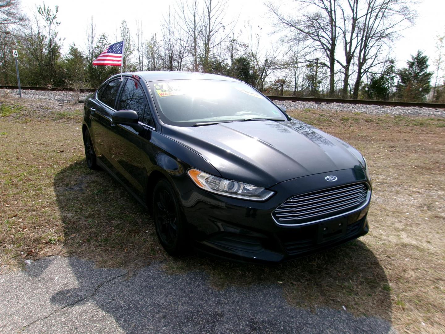 2015 Gray Ford Fusion S (3FA6P0G7XFR) with an 2.5L L4 DOHC 16V engine, located at 2553 Airline Blvd, Portsmouth, VA, 23701, (757) 488-8331, 36.813889, -76.357597 - ***VEHICLE TERMS*** Down Payment: $799 Weekly Payment: $105 APR: 23.9% Repayment Terms: 42 Months *** CALL ELIZABETH SMITH - DIRECTOR OF MARKETING @ 757-488-8331 TO SCHEDULE YOUR APPOINTMENT TODAY AND GET PRE-APPROVED RIGHT OVER THE PHONE*** - Photo#3