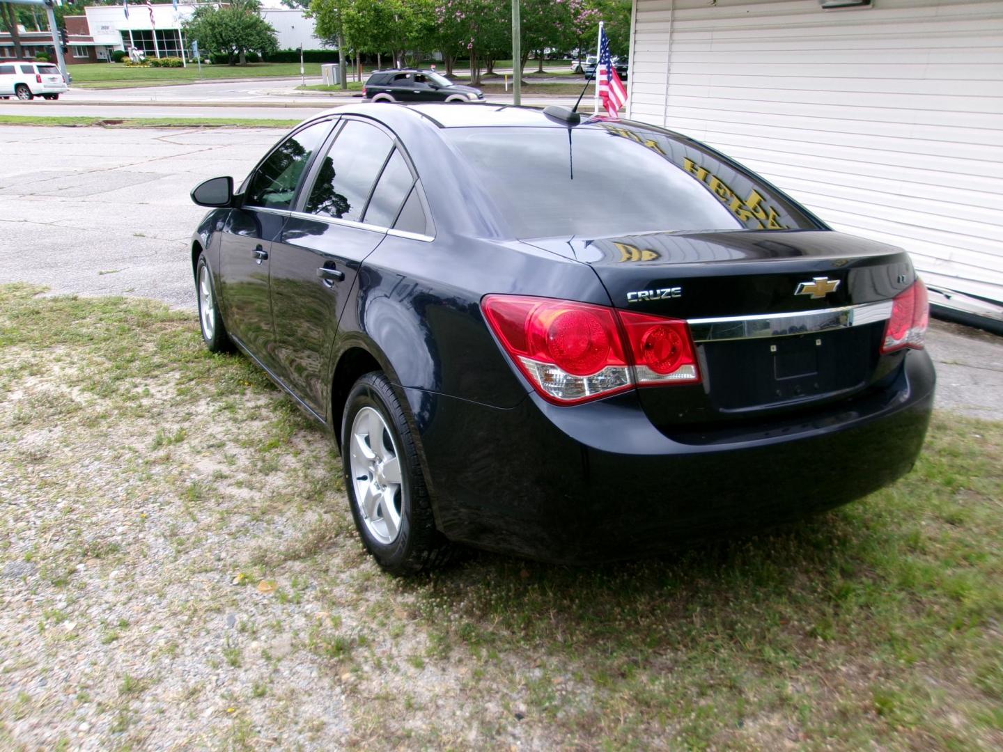 2016 Black Chevrolet Cruze 2LT Auto (1G1PE5SB8G7) with an 1.4L L4 DOHC 16V TURBO engine, 6-Speed Automatic transmission, located at 2553 Airline Blvd, Portsmouth, VA, 23701, (757) 488-8331, 36.813889, -76.357597 - ***VEHICLE TERMS*** Down Payment: $799 Weekly Payment: $115 APR: 23.9% Repayment Terms: 42 Months *** CALL ELIZABETH SMITH - DIRECTOR OF MARKETING @ 757-488-8331 TO SCHEDULE YOUR APPOINTMENT TODAY AND GET PRE-APPROVED RIGHT OVER THE PHONE*** - Photo#7