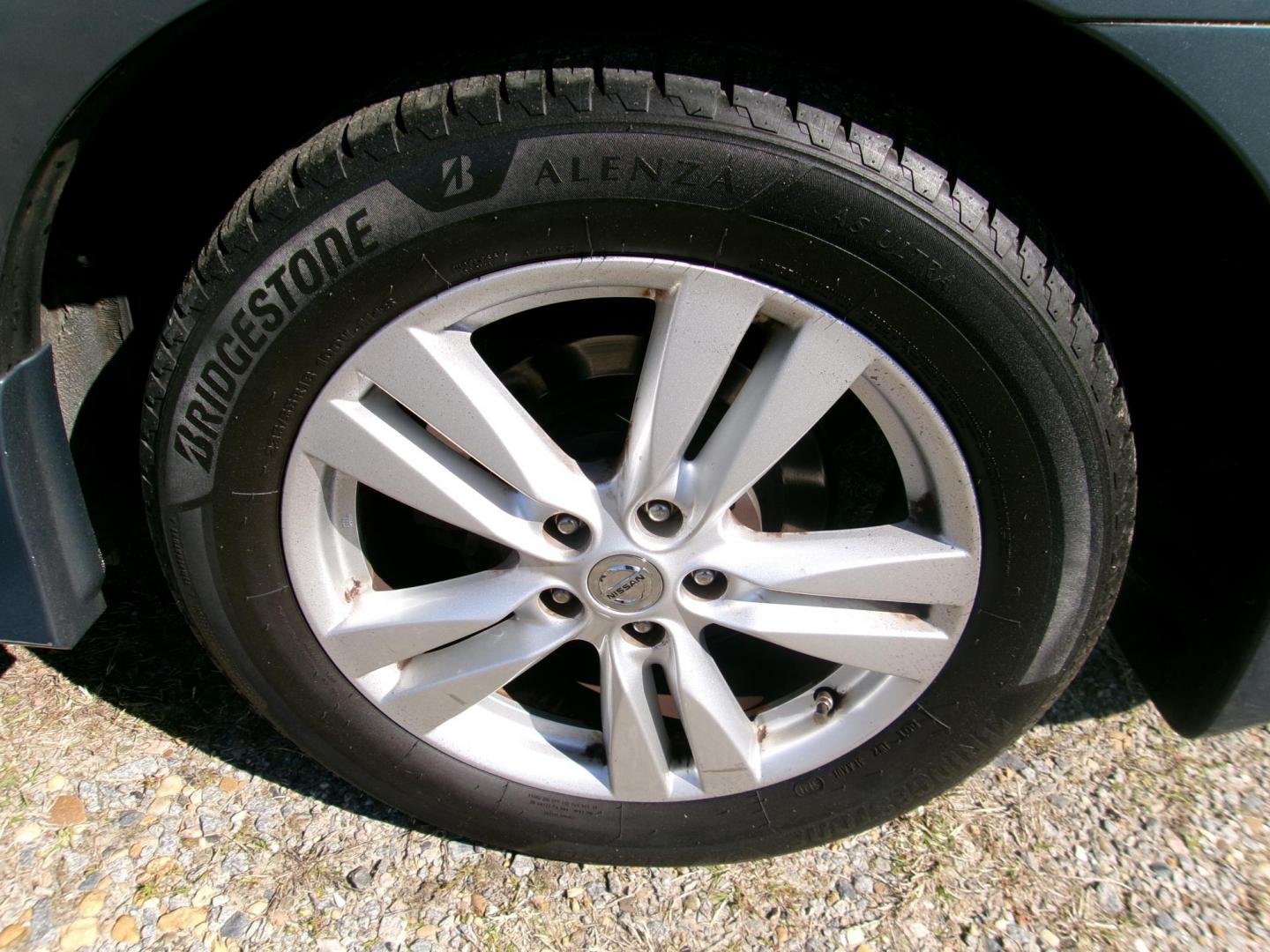 2013 Blue Nissan Quest 3.5 S (JN8AE2KP4D9) with an 3.5L V6 DOHC 24V engine, Continuously Variable Transmission transmission, located at 2553 Airline Blvd, Portsmouth, VA, 23701, (757) 488-8331, 36.813889, -76.357597 - ***VEHICLE TERMS*** Down Payment: $799 Weekly Payment: $105 APR: 23.9% Repayment Terms: 42 Months *** CALL ELIZABETH SMITH - DIRECTOR OF MARKETING @ 757-488-8331 TO SCHEDULE YOUR APPOINTMENT TODAY AND GET PRE-APPROVED RIGHT OVER THE PHONE*** - Photo#7