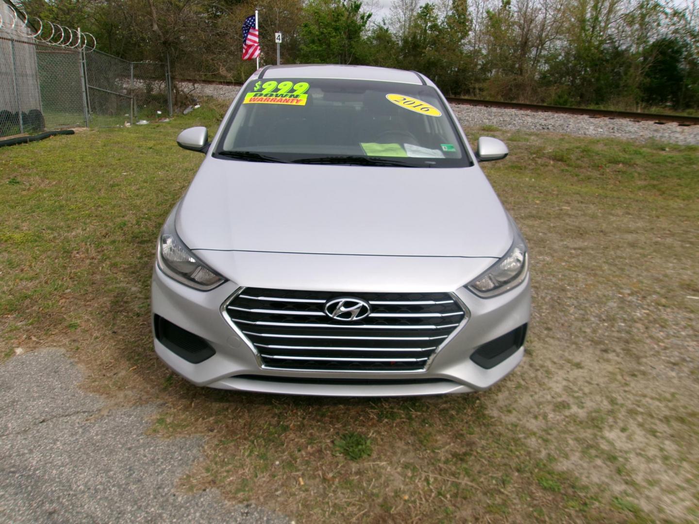 2019 Silver Hyundai Accent SE 4-Door 6A (3KPC24A3XKE) with an 1.6L L4 DOHC 16V engine, 6A transmission, located at 2553 Airline Blvd, Portsmouth, VA, 23701, (757) 488-8331, 36.813889, -76.357597 - Photo#1