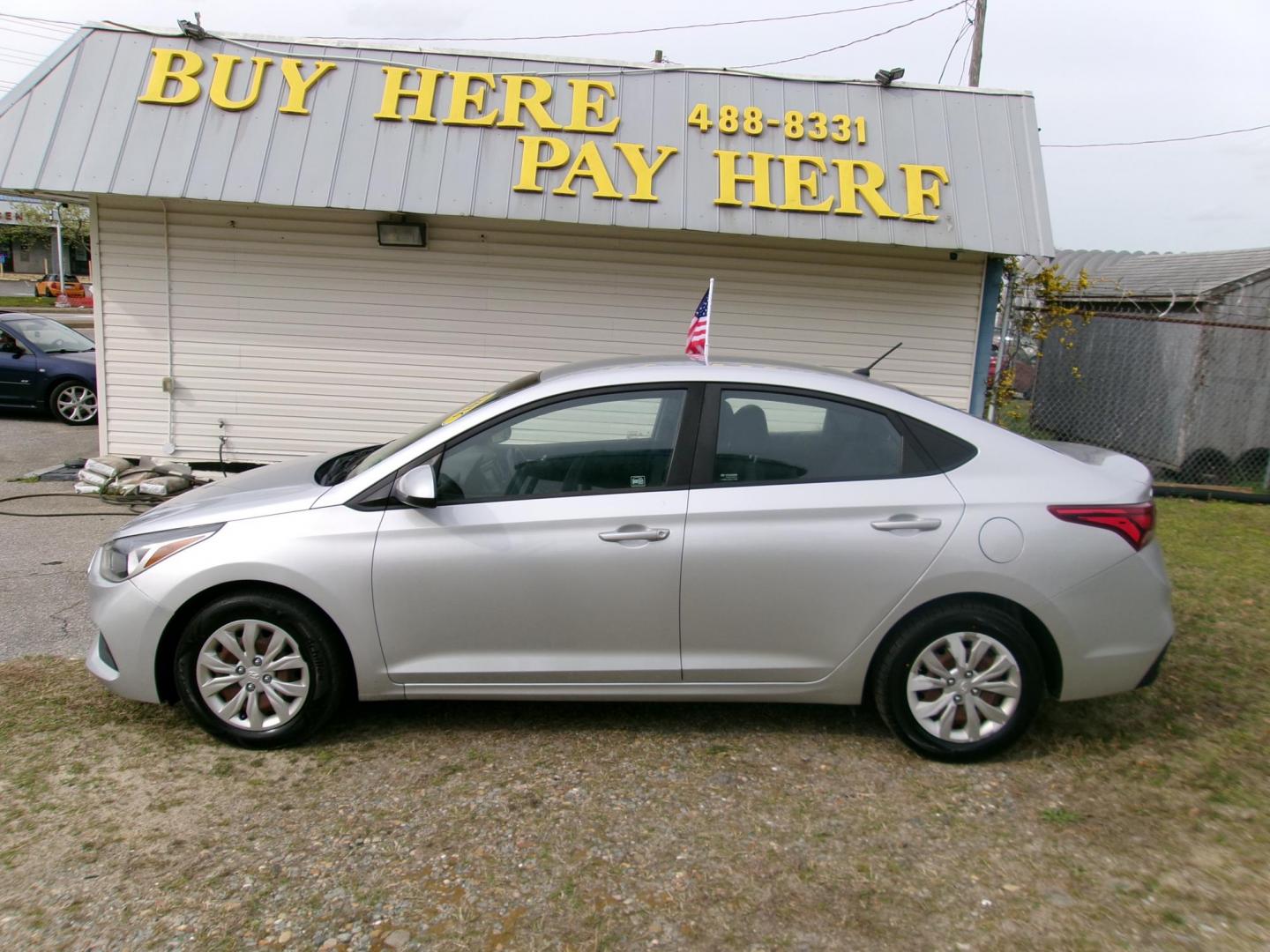 2019 Silver Hyundai Accent SE 4-Door 6A (3KPC24A3XKE) with an 1.6L L4 DOHC 16V engine, 6A transmission, located at 2553 Airline Blvd, Portsmouth, VA, 23701, (757) 488-8331, 36.813889, -76.357597 - Photo#0