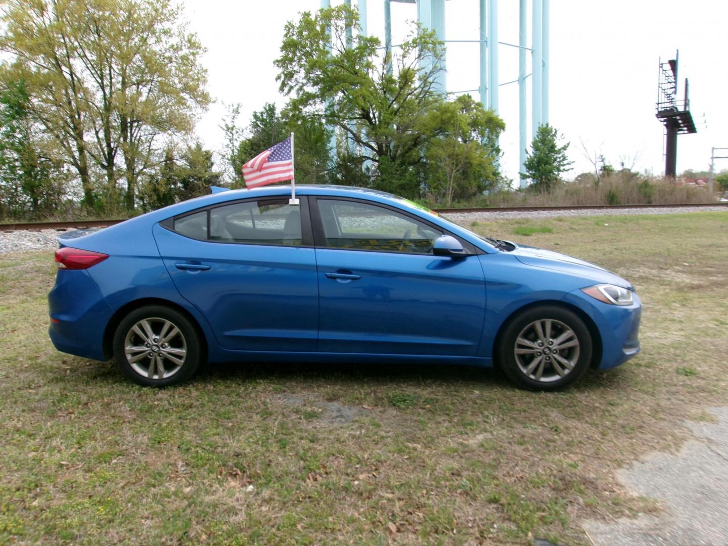 2017 Silver Hyundai Elantra Limited (5NPD84LF4HH) with an 1.8L L4 DOHC 16V engine, 6A transmission, located at 2553 Airline Blvd, Portsmouth, VA, 23701, (757) 488-8331, 36.813889, -76.357597 - ***VEHICLE TERMS*** Down Payment: $999 Weekly Payment: $110 APR: 23.9% Repayment Terms: 42 Months *** CALL ELIZABETH SMITH - DIRECTOR OF MARKETING @ 757-488-8331 TO SCHEDULE YOUR APPOINTMENT TODAY AND GET PRE-APPROVED RIGHT OVER THE PHONE*** - Photo#4