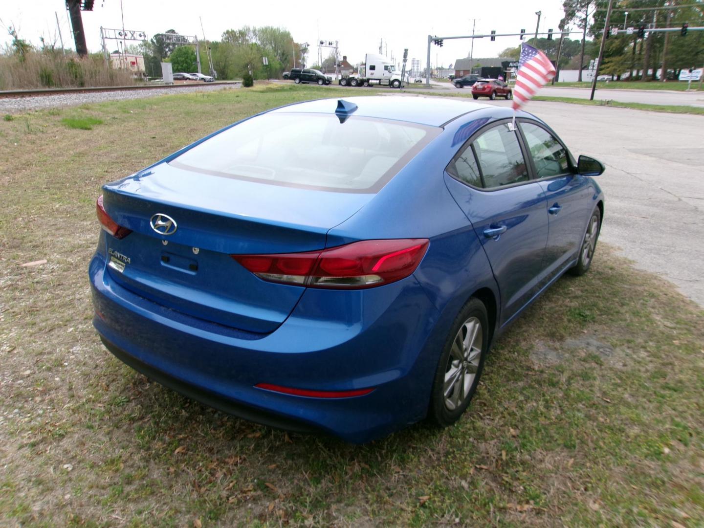 2017 Silver Hyundai Elantra Limited (5NPD84LF4HH) with an 1.8L L4 DOHC 16V engine, 6A transmission, located at 2553 Airline Blvd, Portsmouth, VA, 23701, (757) 488-8331, 36.813889, -76.357597 - ***VEHICLE TERMS*** Down Payment: $999 Weekly Payment: $110 APR: 23.9% Repayment Terms: 42 Months *** CALL ELIZABETH SMITH - DIRECTOR OF MARKETING @ 757-488-8331 TO SCHEDULE YOUR APPOINTMENT TODAY AND GET PRE-APPROVED RIGHT OVER THE PHONE*** - Photo#5