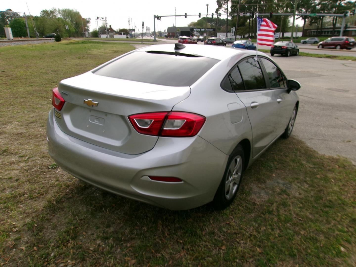 2018 Silver Chevrolet Cruze LS Auto (1G1BC5SM4J7) with an 1.4L L4 DOHC 16V TURBO engine, 6A transmission, located at 2553 Airline Blvd, Portsmouth, VA, 23701, (757) 488-8331, 36.813889, -76.357597 - Photo#4
