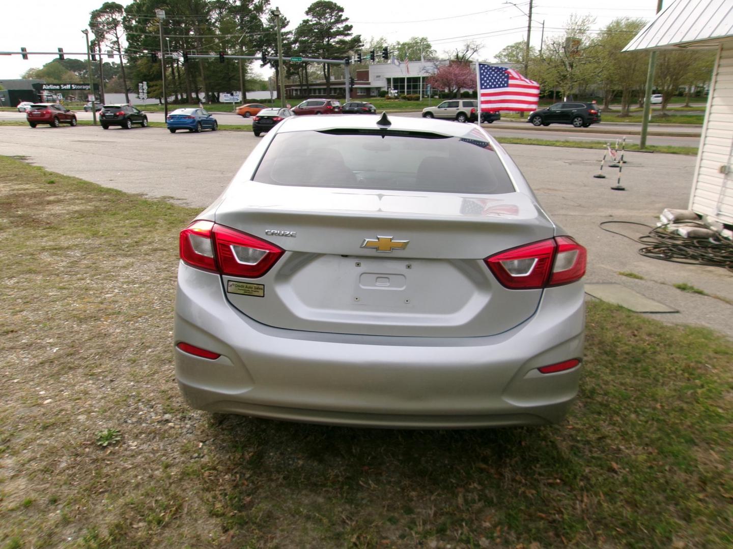 2018 Silver Chevrolet Cruze LS Auto (1G1BC5SM4J7) with an 1.4L L4 DOHC 16V TURBO engine, 6A transmission, located at 2553 Airline Blvd, Portsmouth, VA, 23701, (757) 488-8331, 36.813889, -76.357597 - Photo#6