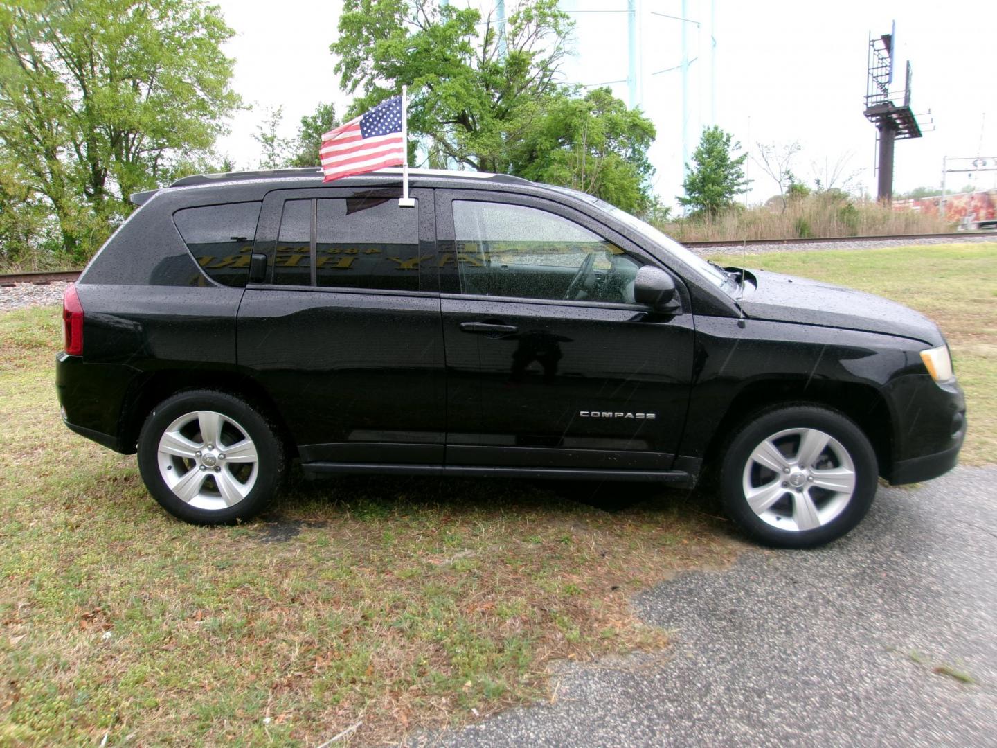 2016 Black Jeep Compass Sport FWD (1C4NJCBA4GD) with an 2.0L L4 DOHC 16V engine, located at 2553 Airline Blvd, Portsmouth, VA, 23701, (757) 488-8331, 36.813889, -76.357597 - ***VEHICLE TERMS*** Down Payment: $999 Weekly Payment: $110 APR: 23.9% Repayment Terms: 42 Months *** CALL ELIZABETH SMITH - DIRECTOR OF MARKETING @ 757-488-8331 TO SCHEDULE YOUR APPOINTMENT TODAY AND GET PRE-APPROVED RIGHT OVER THE PHONE*** - Photo#3