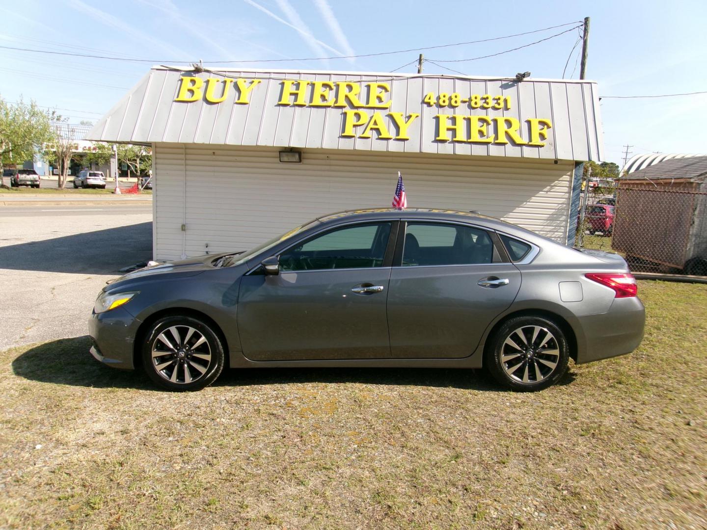 2016 Gray Nissan Altima 2.5 SL (1N4AL3AP2GC) with an 2.5L L4 DOHC 16V engine, CVT transmission, located at 2553 Airline Blvd, Portsmouth, VA, 23701, (757) 488-8331, 36.813889, -76.357597 - Photo#0