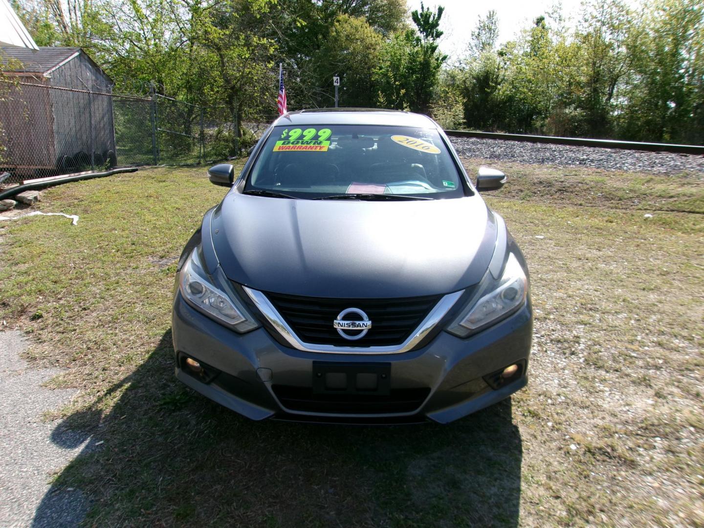 2016 Gray Nissan Altima 2.5 SL (1N4AL3AP2GC) with an 2.5L L4 DOHC 16V engine, CVT transmission, located at 2553 Airline Blvd, Portsmouth, VA, 23701, (757) 488-8331, 36.813889, -76.357597 - Photo#2