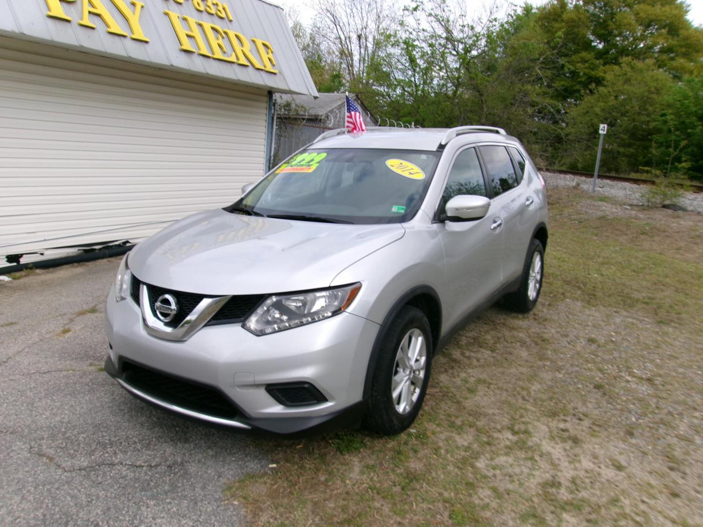 2014 Silver Nissan Rogue S AWD (5N1AT2MV1EC) with an 2.5L L4 DOHC 16V engine, Continuously Variable Transmission transmission, located at 2553 Airline Blvd, Portsmouth, VA, 23701, (757) 488-8331, 36.813889, -76.357597 - ***VEHICLE TERMS*** Down Payment: $999 Weekly Payment: $120 APR: 23.9% Repayment Terms: 42 Months *** CALL ELIZABETH SMITH - DIRECTOR OF MARKETING @ 757-488-8331 TO SCHEDULE YOUR APPOINTMENT TODAY AND GET PRE-APPROVED RIGHT OVER THE PHONE*** - Photo#2