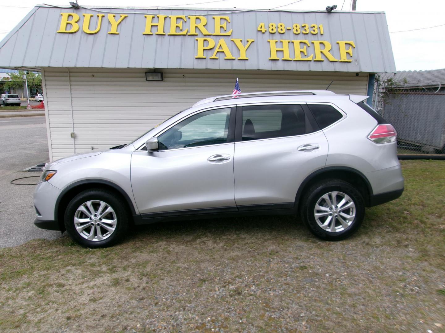 2014 Silver Nissan Rogue S AWD (5N1AT2MV1EC) with an 2.5L L4 DOHC 16V engine, Continuously Variable Transmission transmission, located at 2553 Airline Blvd, Portsmouth, VA, 23701, (757) 488-8331, 36.813889, -76.357597 - ***VEHICLE TERMS*** Down Payment: $999 Weekly Payment: $120 APR: 23.9% Repayment Terms: 42 Months *** CALL ELIZABETH SMITH - DIRECTOR OF MARKETING @ 757-488-8331 TO SCHEDULE YOUR APPOINTMENT TODAY AND GET PRE-APPROVED RIGHT OVER THE PHONE*** - Photo#0