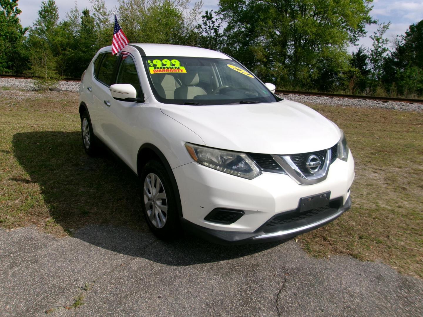 2014 White Nissan Rogue S AWD (5N1AT2MV1EC) with an 2.5L L4 DOHC 16V engine, Continuously Variable Transmission transmission, located at 2553 Airline Blvd, Portsmouth, VA, 23701, (757) 488-8331, 36.813889, -76.357597 - Photo#3