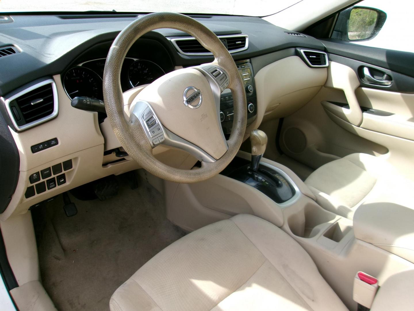 2014 White Nissan Rogue S AWD (5N1AT2MV1EC) with an 2.5L L4 DOHC 16V engine, Continuously Variable Transmission transmission, located at 2553 Airline Blvd, Portsmouth, VA, 23701, (757) 488-8331, 36.813889, -76.357597 - Photo#9