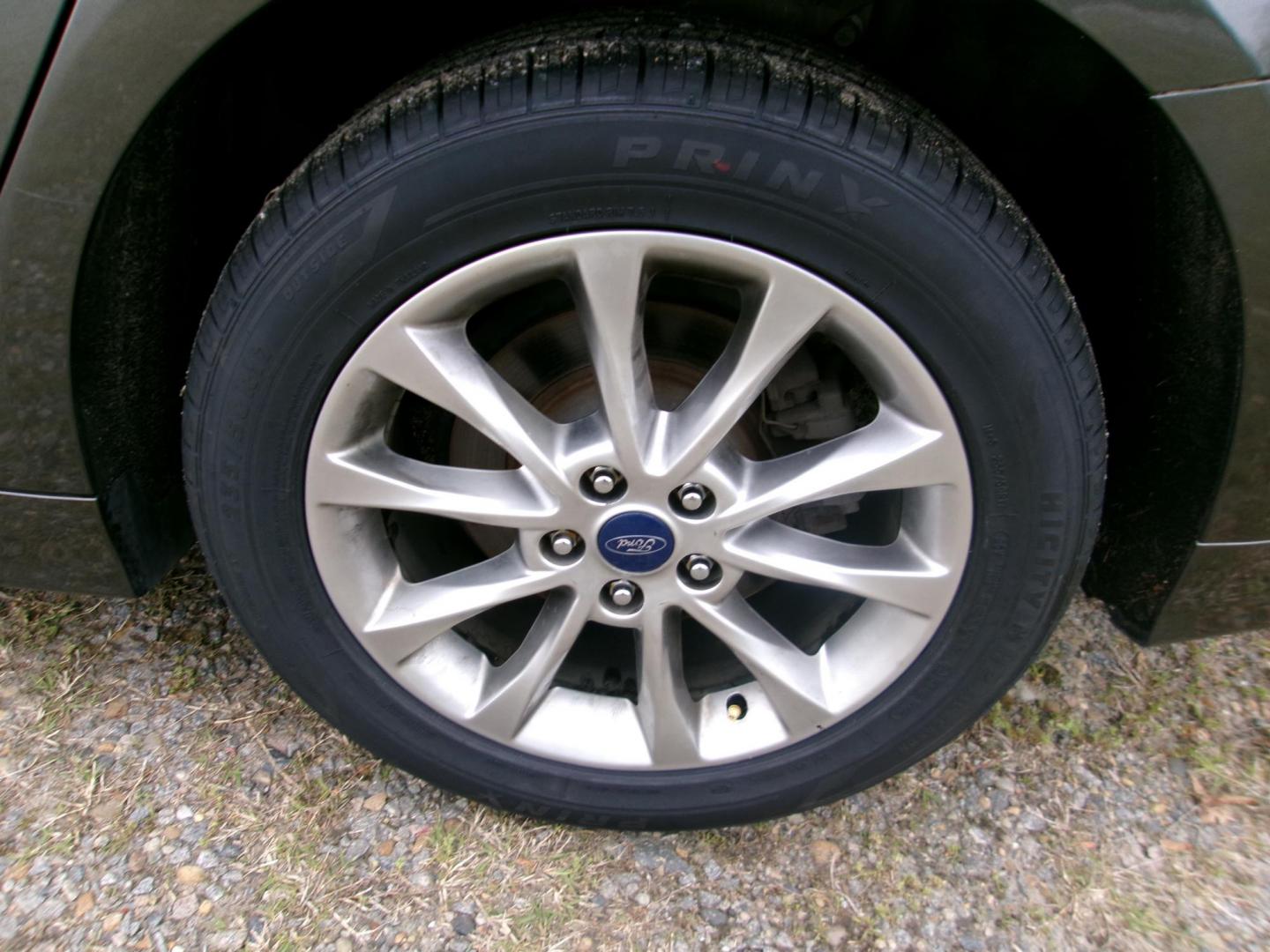 2017 Gray Ford Fusion SE (3FA6P0HD1HR) with an 1.5L L4 DOHC 16V engine, 6A transmission, located at 2553 Airline Blvd, Portsmouth, VA, 23701, (757) 488-8331, 36.813889, -76.357597 - Photo#8