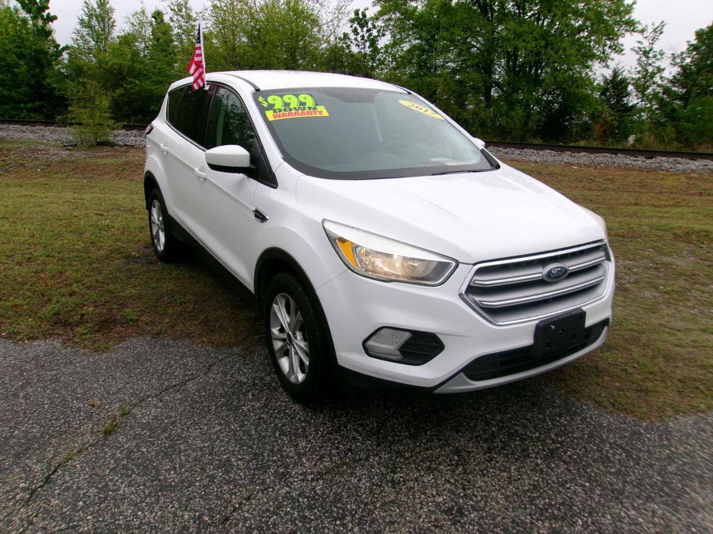 2017 White Ford Escape SE FWD (1FMCU0GD0HU) with an 1.5L L4 DOHC 16V engine, 6A transmission, located at 2553 Airline Blvd, Portsmouth, VA, 23701, (757) 488-8331, 36.813889, -76.357597 - ***VEHICLE TERMS*** Down Payment: $999 Weekly Payment: $115 APR: 23.9% Repayment Terms: 42 Months *** CALL ELIZABETH SMITH - DIRECTOR OF MARKETING @ 757-488-8331 TO SCHEDULE YOUR APPOINTMENT TODAY AND GET PRE-APPROVED RIGHT OVER THE PHONE*** - Photo#3