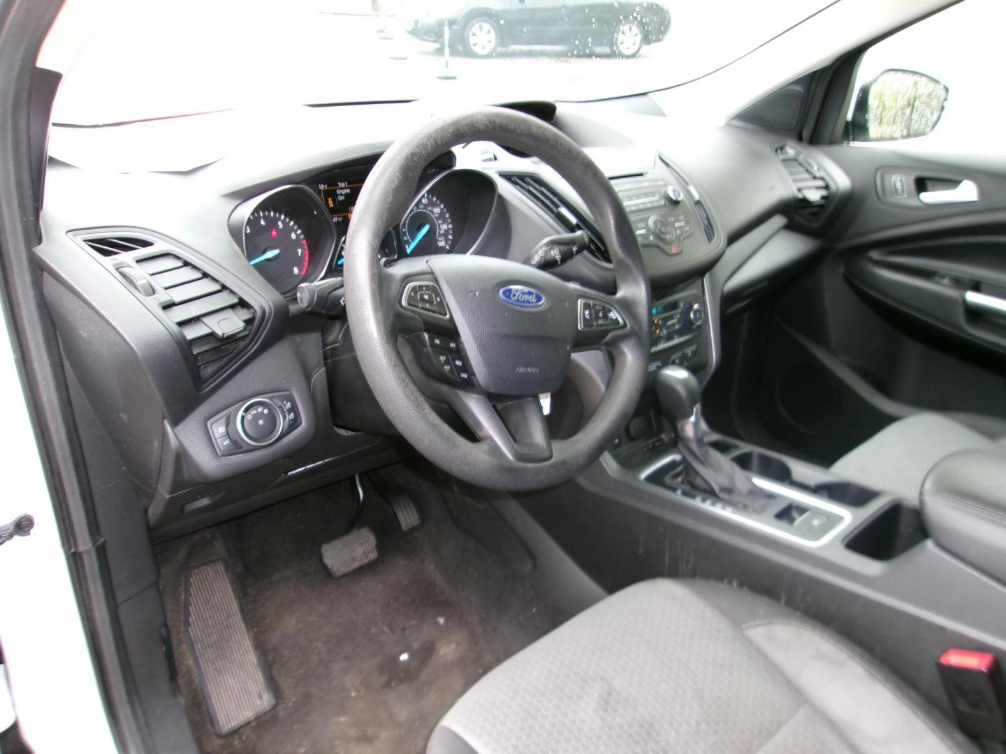 2017 White Ford Escape SE FWD (1FMCU0GD0HU) with an 1.5L L4 DOHC 16V engine, 6A transmission, located at 2553 Airline Blvd, Portsmouth, VA, 23701, (757) 488-8331, 36.813889, -76.357597 - ***VEHICLE TERMS*** Down Payment: $999 Weekly Payment: $115 APR: 23.9% Repayment Terms: 42 Months *** CALL ELIZABETH SMITH - DIRECTOR OF MARKETING @ 757-488-8331 TO SCHEDULE YOUR APPOINTMENT TODAY AND GET PRE-APPROVED RIGHT OVER THE PHONE*** - Photo#8