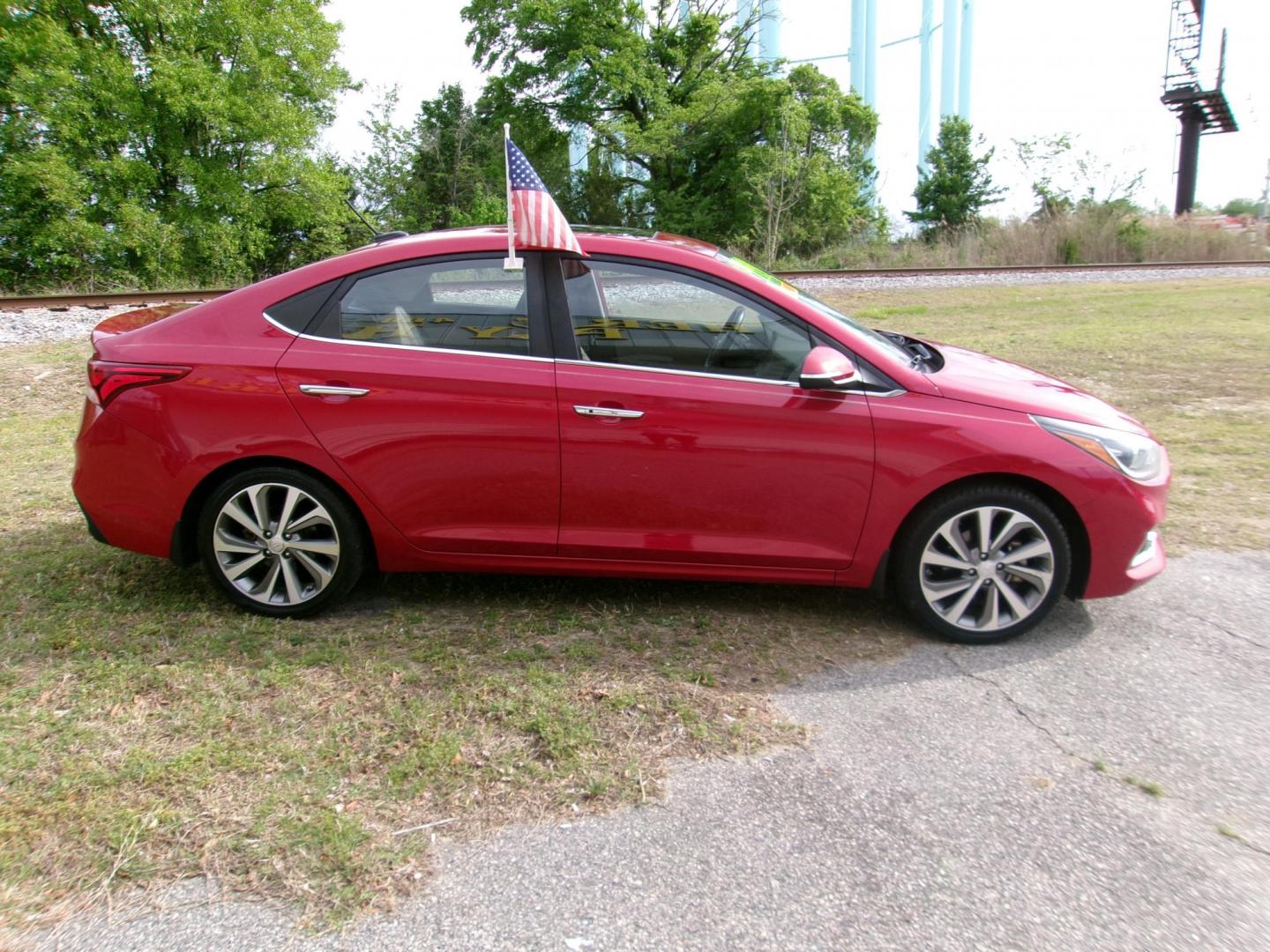 2018 Red Hyundai Accent Limited 4-Door 6A (3KPC34A33JE) with an 1.6L L4 DOHC 16V engine, 6A transmission, located at 2553 Airline Blvd, Portsmouth, VA, 23701, (757) 488-8331, 36.813889, -76.357597 - ***VEHICLE TERMS*** Down Payment: $999 Weekly Payment: $120 APR: 23.9% Repayment Terms: 42 Months *** CALL ELIZABETH SMITH - DIRECTOR OF MARKETING @ 757-488-8331 TO SCHEDULE YOUR APPOINTMENT TODAY AND GET PRE-APPROVED RIGHT OVER THE PHONE*** - Photo#4