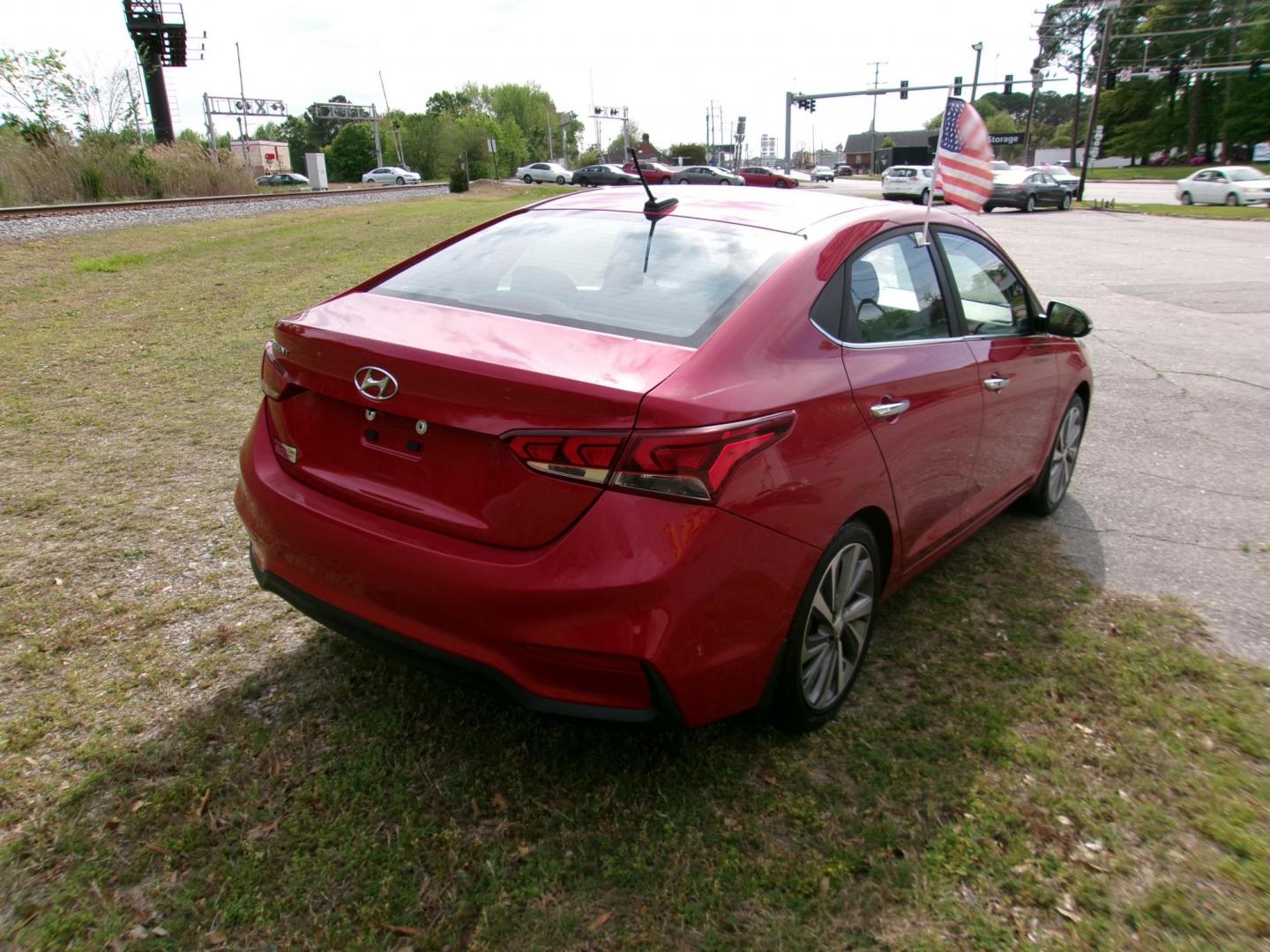 2018 Red Hyundai Accent Limited 4-Door 6A (3KPC34A33JE) with an 1.6L L4 DOHC 16V engine, 6A transmission, located at 2553 Airline Blvd, Portsmouth, VA, 23701, (757) 488-8331, 36.813889, -76.357597 - ***VEHICLE TERMS*** Down Payment: $999 Weekly Payment: $120 APR: 23.9% Repayment Terms: 42 Months *** CALL ELIZABETH SMITH - DIRECTOR OF MARKETING @ 757-488-8331 TO SCHEDULE YOUR APPOINTMENT TODAY AND GET PRE-APPROVED RIGHT OVER THE PHONE*** - Photo#5