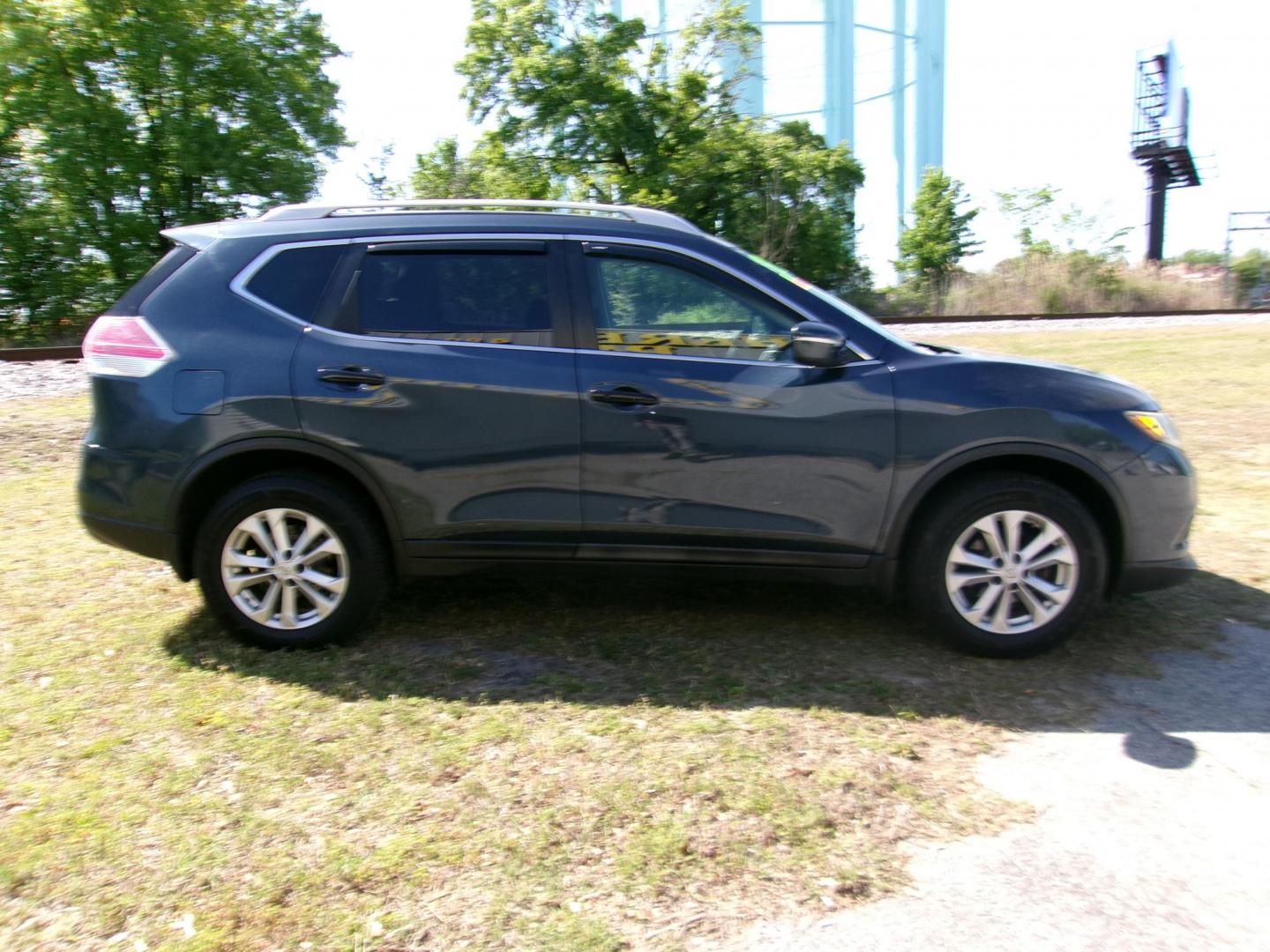 2015 Blue Nissan Rogue S AWD (5N1AT2MV1FC) with an 2.5L L4 DOHC 16V engine, Continuously Variable Transmission transmission, located at 2553 Airline Blvd, Portsmouth, VA, 23701, (757) 488-8331, 36.813889, -76.357597 - ***VEHICLE TERMS*** Down Payment: $999 Weekly Payment: $120 APR: 23.9% Repayment Terms: 42 Months *** CALL ELIZABETH SMITH - DIRECTOR OF MARKETING @ 757-488-8331 TO SCHEDULE YOUR APPOINTMENT TODAY AND GET PRE-APPROVED RIGHT OVER THE PHONE*** - Photo#4