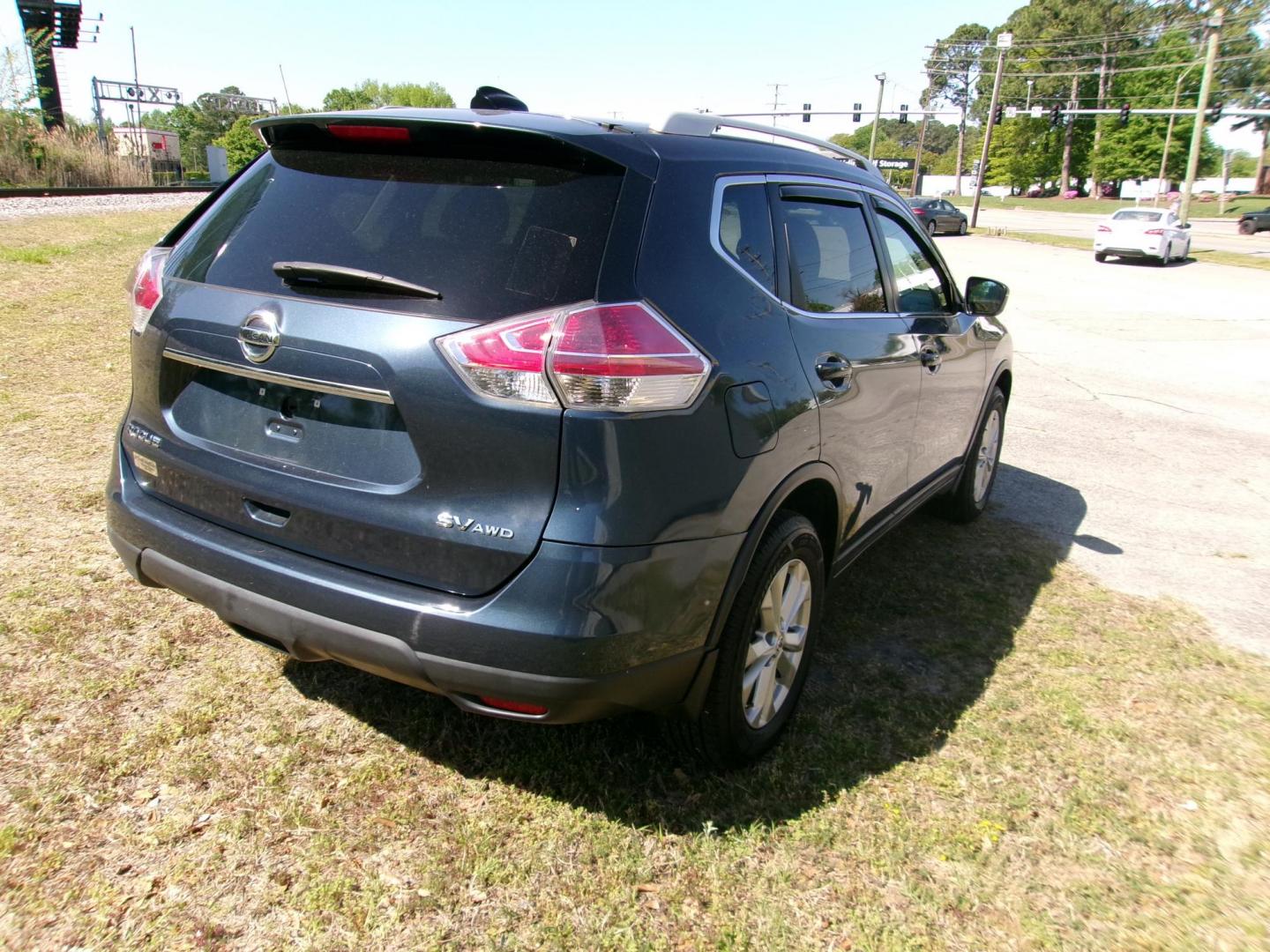 2015 Blue Nissan Rogue S AWD (5N1AT2MV1FC) with an 2.5L L4 DOHC 16V engine, Continuously Variable Transmission transmission, located at 2553 Airline Blvd, Portsmouth, VA, 23701, (757) 488-8331, 36.813889, -76.357597 - ***VEHICLE TERMS*** Down Payment: $999 Weekly Payment: $120 APR: 23.9% Repayment Terms: 42 Months *** CALL ELIZABETH SMITH - DIRECTOR OF MARKETING @ 757-488-8331 TO SCHEDULE YOUR APPOINTMENT TODAY AND GET PRE-APPROVED RIGHT OVER THE PHONE*** - Photo#5