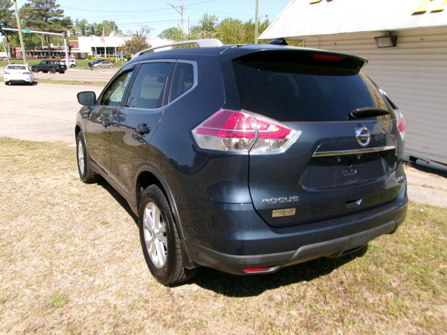 2015 Blue Nissan Rogue S AWD (5N1AT2MV1FC) with an 2.5L L4 DOHC 16V engine, Continuously Variable Transmission transmission, located at 2553 Airline Blvd, Portsmouth, VA, 23701, (757) 488-8331, 36.813889, -76.357597 - ***VEHICLE TERMS*** Down Payment: $999 Weekly Payment: $120 APR: 23.9% Repayment Terms: 42 Months *** CALL ELIZABETH SMITH - DIRECTOR OF MARKETING @ 757-488-8331 TO SCHEDULE YOUR APPOINTMENT TODAY AND GET PRE-APPROVED RIGHT OVER THE PHONE*** - Photo#7