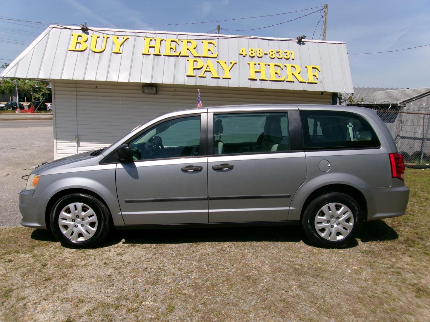2014 Silver Dodge Grand Caravan SE (2C4RDGBGXER) with an 3.6L V6 DOHC 24V engine, 6-Speed Automatic transmission, located at 2553 Airline Blvd, Portsmouth, VA, 23701, (757) 488-8331, 36.813889, -76.357597 - ***VEHICLE TERMS*** Down Payment: $899 Weekly Payment: $110 APR: 23.9% Repayment Terms: 42 Months *** CALL ELIZABETH SMITH - DIRECTOR OF MARKETING @ 757-488-8331 TO SCHEDULE YOUR APPOINTMENT TODAY AND GET PRE-APPROVED RIGHT OVER THE PHONE*** - Photo#0