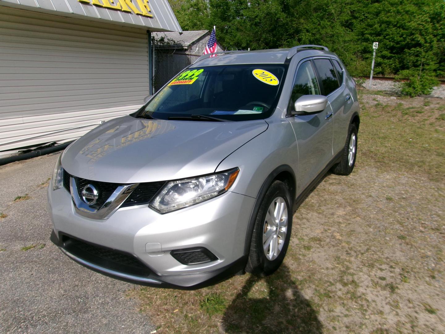 2015 Silver Nissan Rogue S AWD (KNMAT2MV5FP) with an 2.5L L4 DOHC 16V engine, Continuously Variable Transmission transmission, located at 2553 Airline Blvd, Portsmouth, VA, 23701, (757) 488-8331, 36.813889, -76.357597 - Photo#1