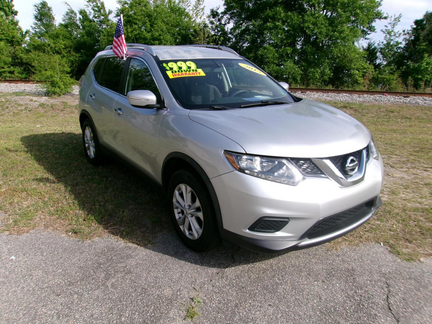 2015 Silver Nissan Rogue S AWD (KNMAT2MV5FP) with an 2.5L L4 DOHC 16V engine, Continuously Variable Transmission transmission, located at 2553 Airline Blvd, Portsmouth, VA, 23701, (757) 488-8331, 36.813889, -76.357597 - Photo#3