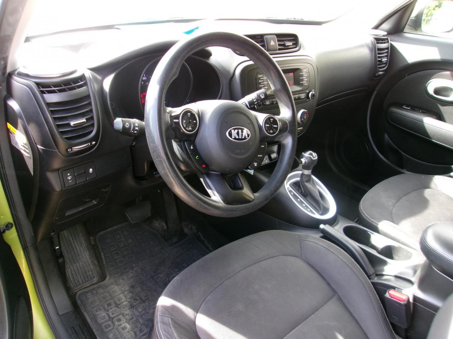 2016 Green Kia Soul Base 6A (KNDJN2A23G7) with an 1.6L L4 DOHC 16V engine, 6A transmission, located at 2553 Airline Blvd, Portsmouth, VA, 23701, (757) 488-8331, 36.813889, -76.357597 - Photo#9