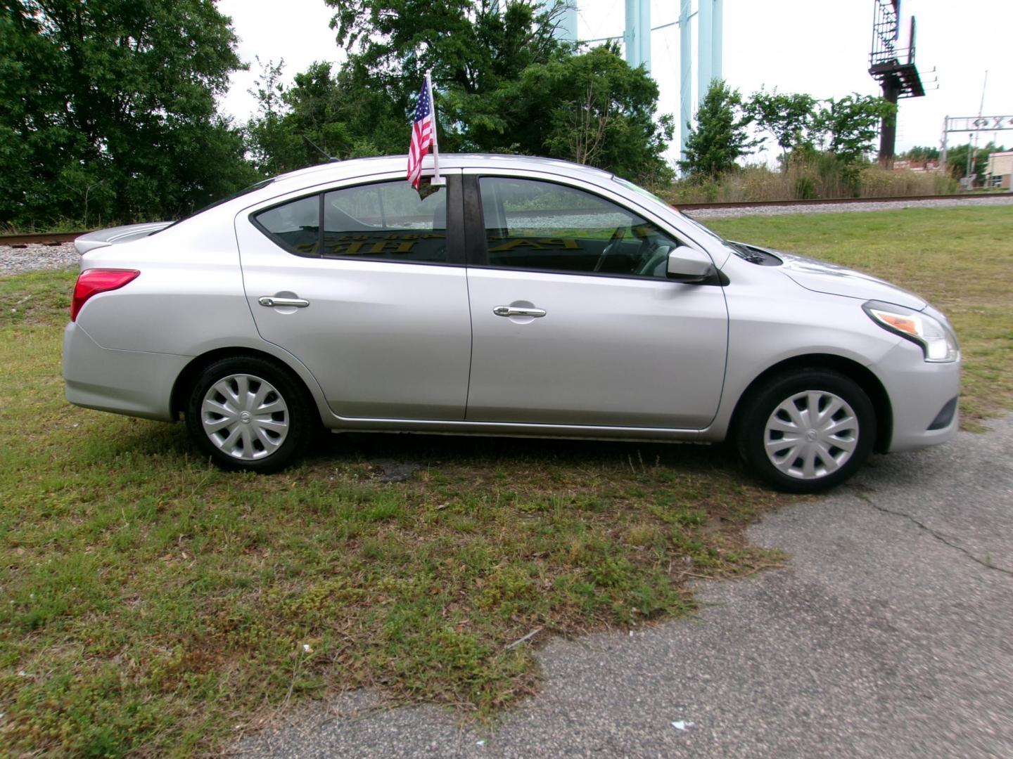 2018 Silver Nissan Versa 1.6 SL Sedan (3N1CN7AP6JL) with an 1.6L L4 DOHC 16V engine, CVT transmission, located at 2553 Airline Blvd, Portsmouth, VA, 23701, (757) 488-8331, 36.813889, -76.357597 - ***VEHICLE TERMS*** Down Payment: $899 Weekly Payment: $110 APR: 23.9% Repayment Terms: 42 Months *** CALL ELIZABETH SMITH - DIRECTOR OF MARKETING @ 757-488-8331 TO SCHEDULE YOUR APPOINTMENT TODAY AND GET PRE-APPROVED RIGHT OVER THE PHONE*** - Photo#4
