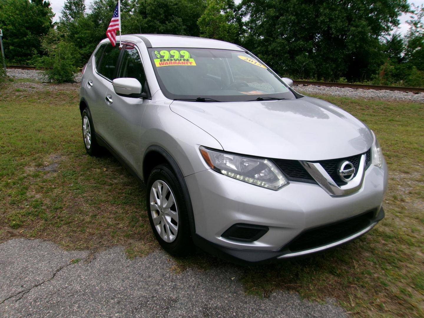 2015 Silver Nissan Rogue S AWD (KNMAT2MV1FP) with an 2.5L L4 DOHC 16V engine, Continuously Variable Transmission transmission, located at 2553 Airline Blvd, Portsmouth, VA, 23701, (757) 488-8331, 36.813889, -76.357597 - ***VEHICLE TERMS*** Down Payment: $999 Weekly Payment: $115 APR: 23.9% Repayment Terms: 42 Months *** CALL ELIZABETH SMITH - DIRECTOR OF MARKETING @ 757-488-8331 TO SCHEDULE YOUR APPOINTMENT TODAY AND GET PRE-APPROVED RIGHT OVER THE PHONE*** - Photo#3
