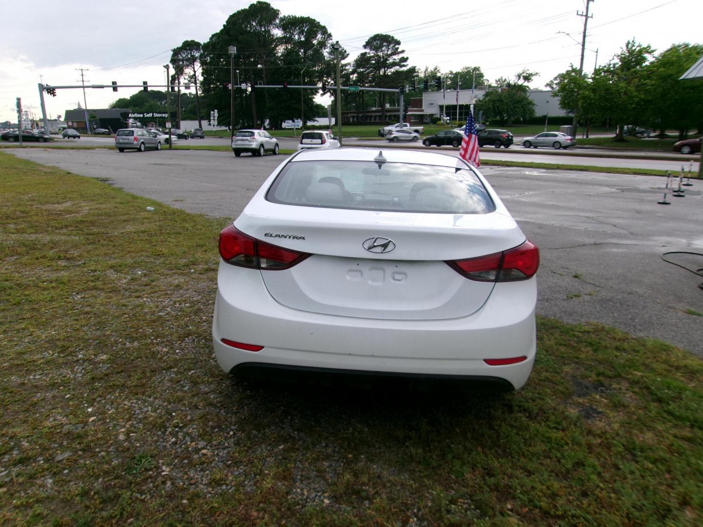 2016 White Hyundai Elantra Limited (5NPDH4AE1GH) with an 1.8L L4 DOHC 16V engine, 6-Speed Automatic transmission, located at 2553 Airline Blvd, Portsmouth, VA, 23701, (757) 488-8331, 36.813889, -76.357597 - ***VEHICLE TERMS*** Down Payment: $999 Weekly Payment: $115 APR: 23.9% Repayment Terms: 42 Months *** CALL ELIZABETH SMITH - DIRECTOR OF MARKETING @ 757-488-8331 TO SCHEDULE YOUR APPOINTMENT TODAY AND GET PRE-APPROVED RIGHT OVER THE PHONE*** - Photo#6