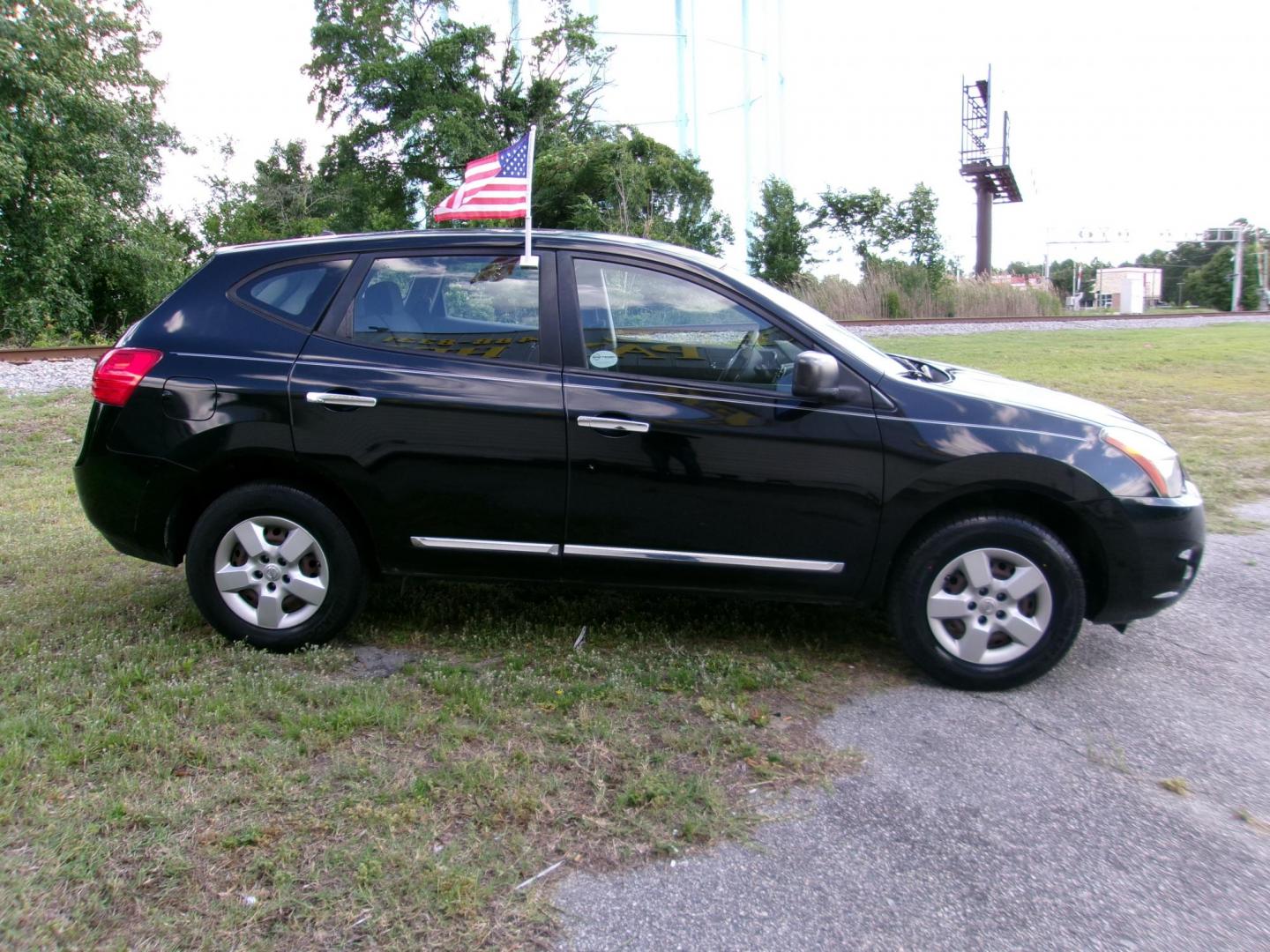 2015 Black Nissan Rogue Select S 2WD (JN8AS5MTXFW) with an 2.5L L4 DOHC 16V engine, Continuously Variable Transmission transmission, located at 2553 Airline Blvd, Portsmouth, VA, 23701, (757) 488-8331, 36.813889, -76.357597 - ***VEHICLE TERMS*** Down Payment: $799 Weekly Payment: $115 APR: 23.9% Repayment Terms: 42 Months *** CALL ELIZABETH SMITH - DIRECTOR OF MARKETING @ 757-488-8331 TO SCHEDULE YOUR APPOINTMENT TODAY AND GET PRE-APPROVED RIGHT OVER THE PHONE*** - Photo#4