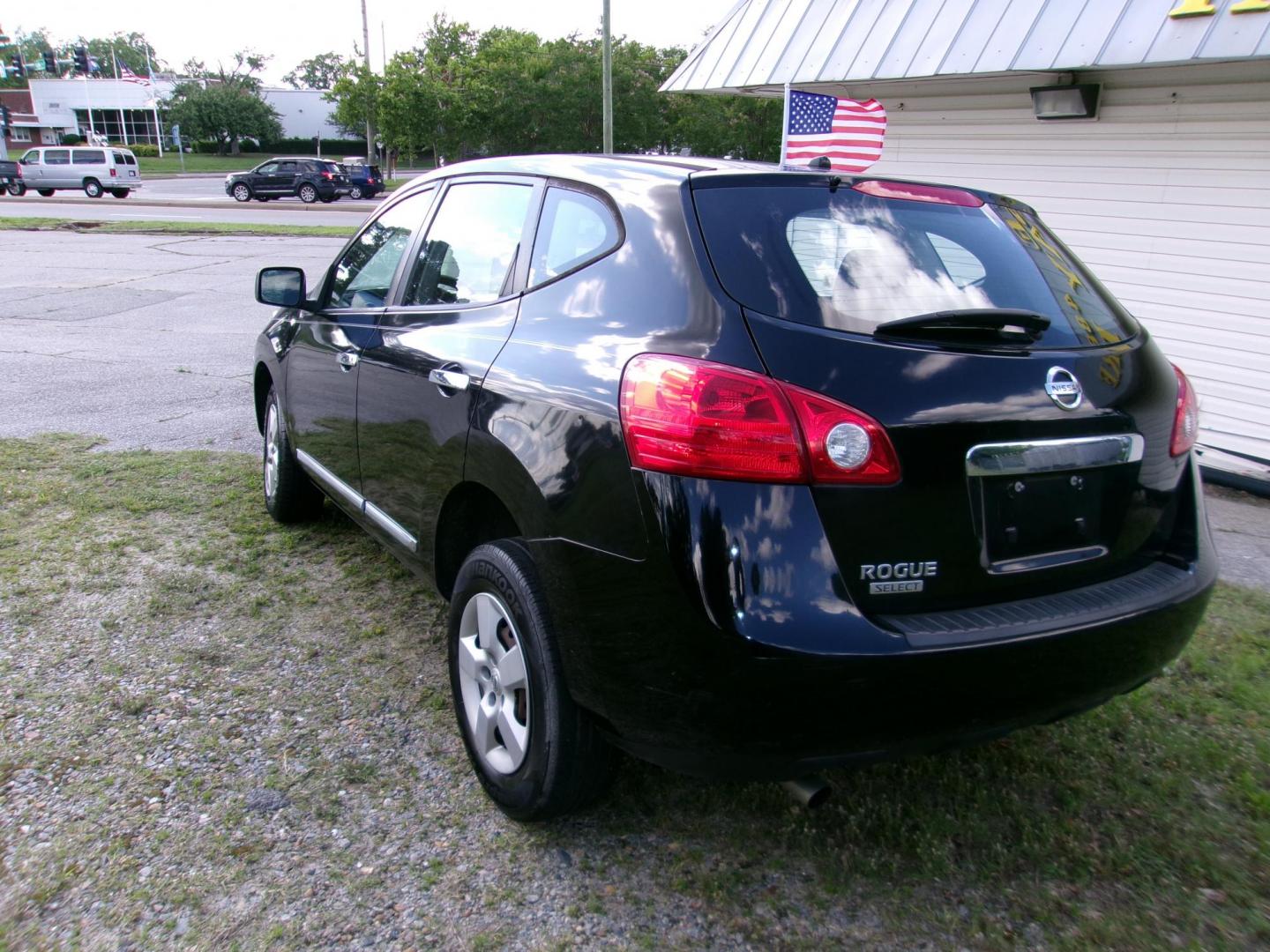 2015 Black Nissan Rogue Select S 2WD (JN8AS5MTXFW) with an 2.5L L4 DOHC 16V engine, Continuously Variable Transmission transmission, located at 2553 Airline Blvd, Portsmouth, VA, 23701, (757) 488-8331, 36.813889, -76.357597 - ***VEHICLE TERMS*** Down Payment: $799 Weekly Payment: $115 APR: 23.9% Repayment Terms: 42 Months *** CALL ELIZABETH SMITH - DIRECTOR OF MARKETING @ 757-488-8331 TO SCHEDULE YOUR APPOINTMENT TODAY AND GET PRE-APPROVED RIGHT OVER THE PHONE*** - Photo#7