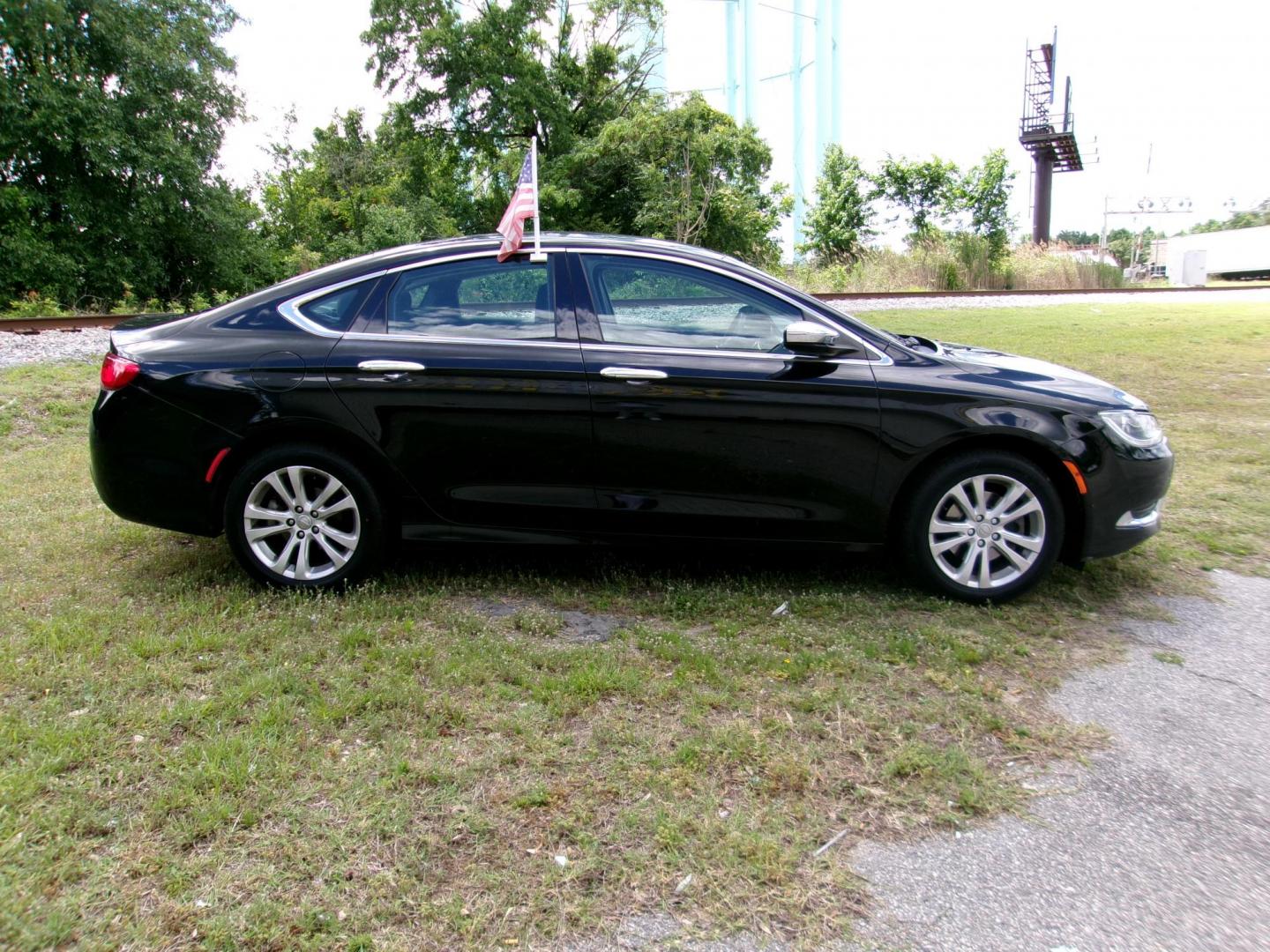 2015 Black Chrysler 200 Limited (1C3CCCAB3FN) with an 2.4L L4 DOHC 16V engine, 9-Speed Automatic transmission, located at 2553 Airline Blvd, Portsmouth, VA, 23701, (757) 488-8331, 36.813889, -76.357597 - Photo#4