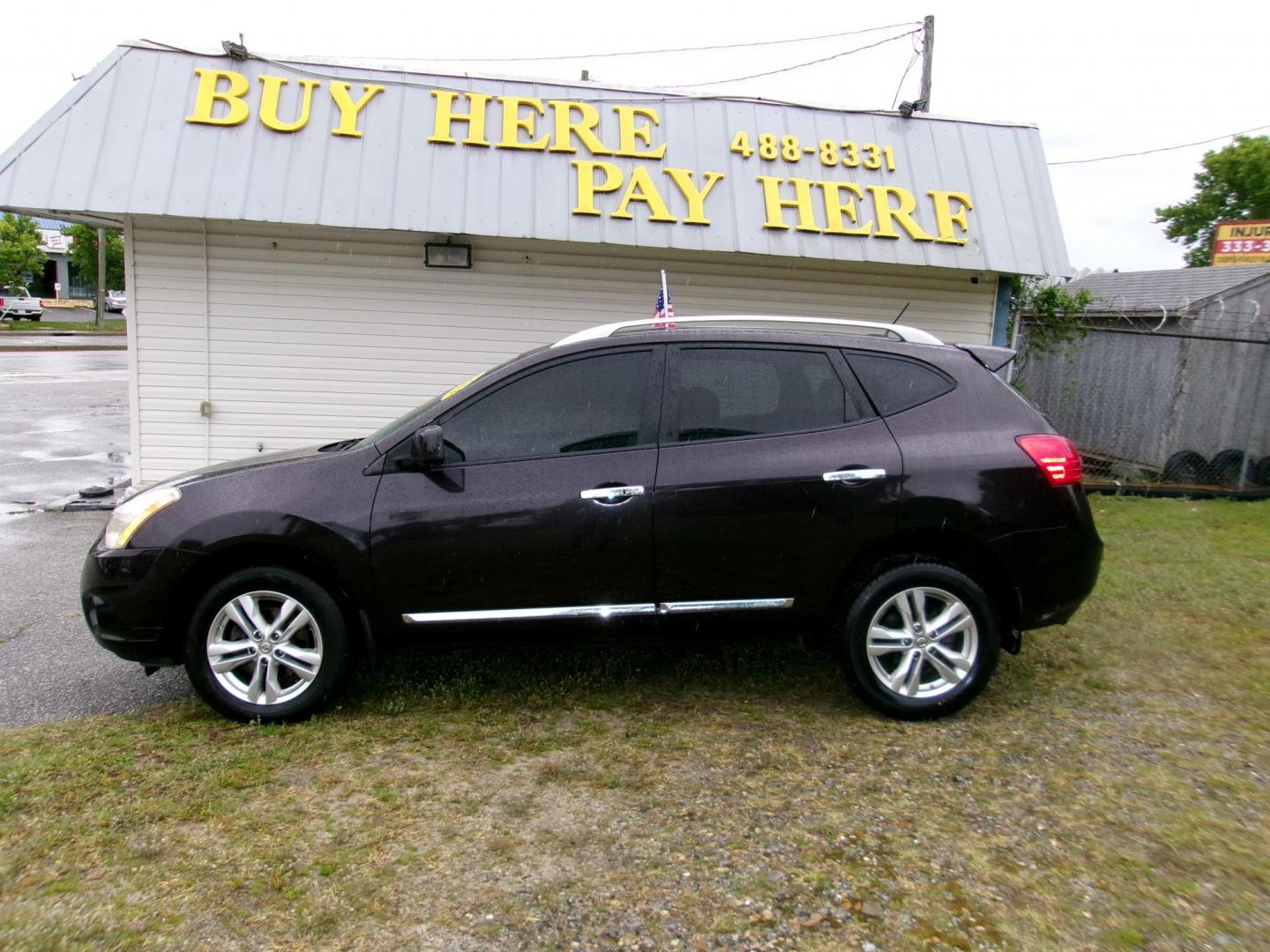 2013 Black Nissan Rogue S 2WD (JN8AS5MT8DW) with an 2.5L L4 DOHC 16V engine, Continuously Variable Transmission transmission, located at 2553 Airline Blvd, Portsmouth, VA, 23701, (757) 488-8331, 36.813889, -76.357597 - Photo#0