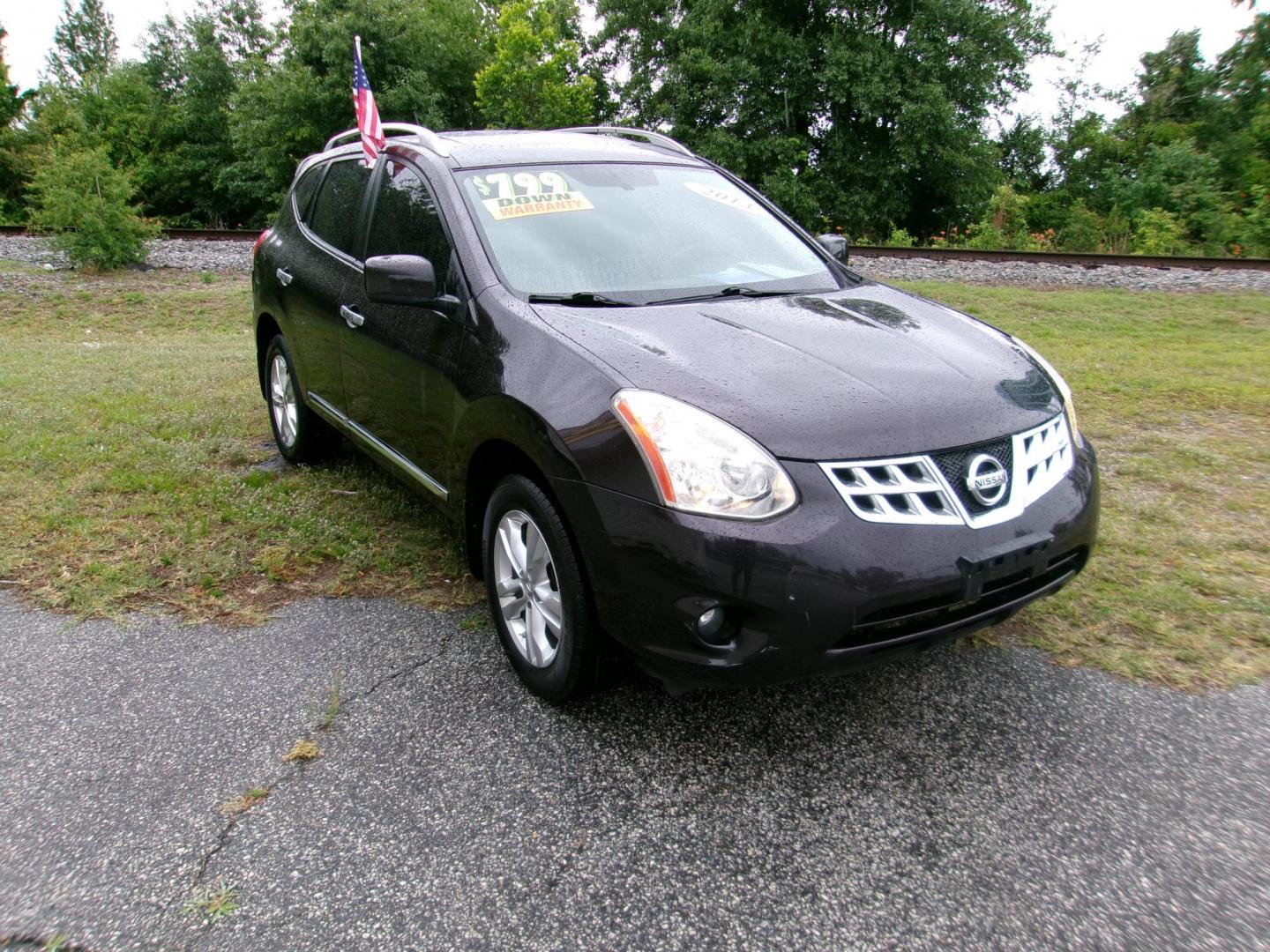 2013 Black Nissan Rogue S 2WD (JN8AS5MT8DW) with an 2.5L L4 DOHC 16V engine, Continuously Variable Transmission transmission, located at 2553 Airline Blvd, Portsmouth, VA, 23701, (757) 488-8331, 36.813889, -76.357597 - Photo#3