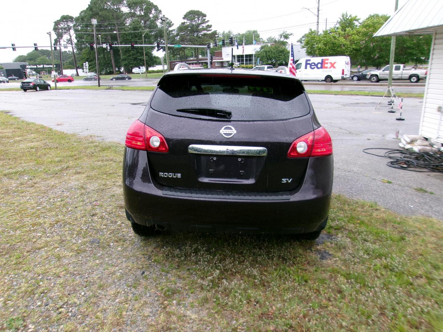 2013 Black Nissan Rogue S 2WD (JN8AS5MT8DW) with an 2.5L L4 DOHC 16V engine, Continuously Variable Transmission transmission, located at 2553 Airline Blvd, Portsmouth, VA, 23701, (757) 488-8331, 36.813889, -76.357597 - Photo#6
