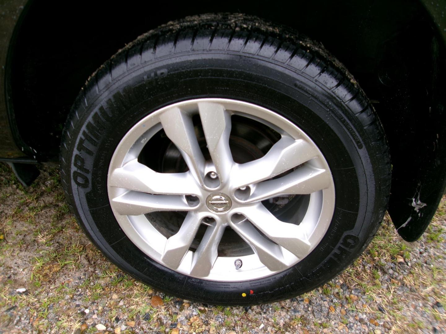 2013 Black Nissan Rogue S 2WD (JN8AS5MT8DW) with an 2.5L L4 DOHC 16V engine, Continuously Variable Transmission transmission, located at 2553 Airline Blvd, Portsmouth, VA, 23701, (757) 488-8331, 36.813889, -76.357597 - Photo#8