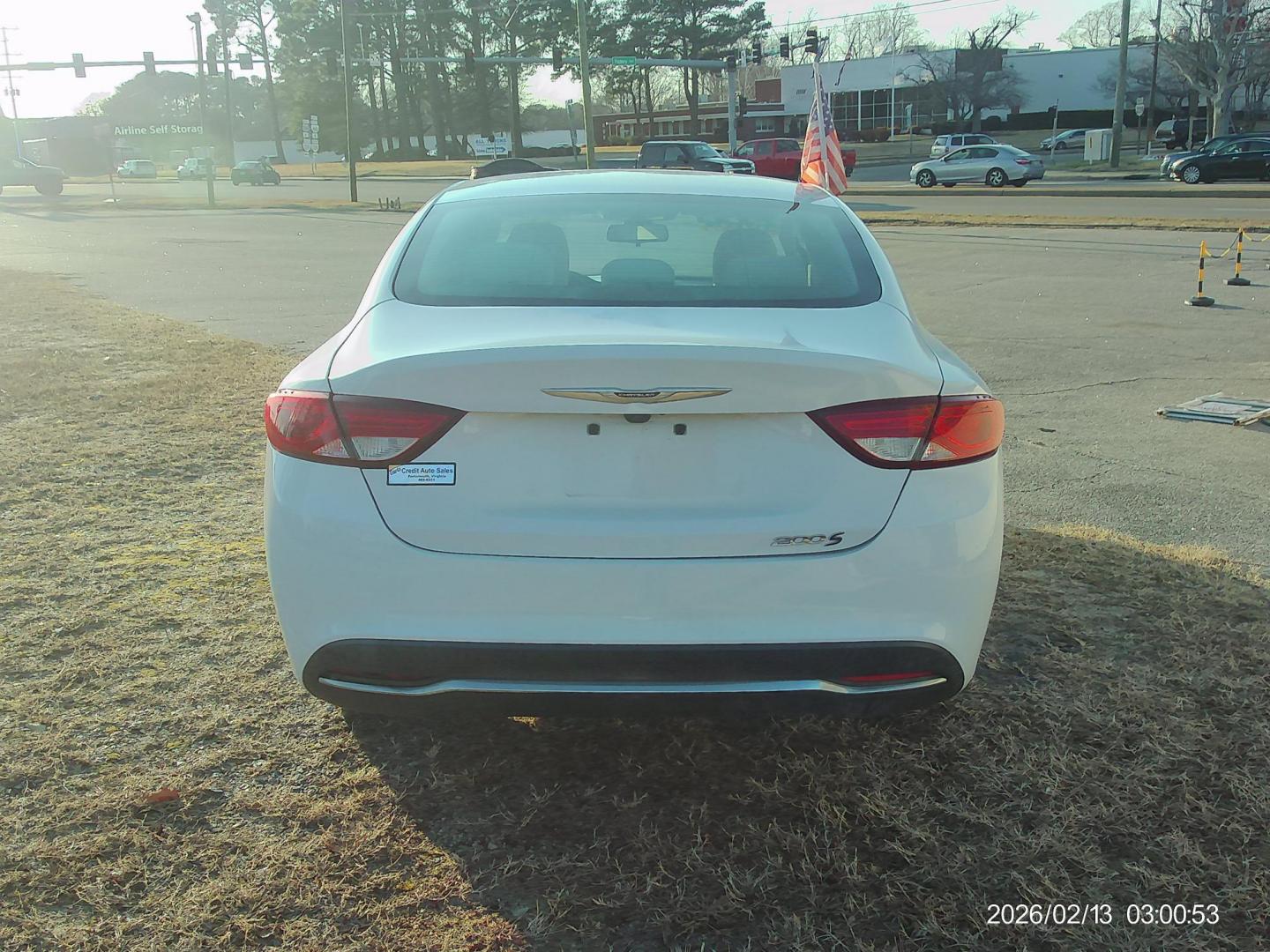 2015 White Chrysler 200 Limited (1C3CCCAB6FN) with an 2.4L L4 DOHC 16V engine, 9-Speed Automatic transmission, located at 2553 Airline Blvd, Portsmouth, VA, 23701, (757) 488-8331, 36.813889, -76.357597 - ***VEHICLE TERMS*** Down Payment: $599 Weekly Payment: $100 APR: 23.9% Repayment Terms: 42 Months *** CALL ELIZABETH SMITH - DIRECTOR OF MARKETING @ 757-488-8331 TO SCHEDULE YOUR APPOINTMENT TODAY AND GET PRE-APPROVED RIGHT OVER THE PHONE*** - Photo#6