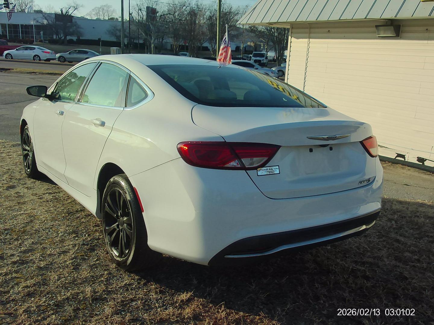 2015 White Chrysler 200 Limited (1C3CCCAB6FN) with an 2.4L L4 DOHC 16V engine, 9-Speed Automatic transmission, located at 2553 Airline Blvd, Portsmouth, VA, 23701, (757) 488-8331, 36.813889, -76.357597 - ***VEHICLE TERMS*** Down Payment: $599 Weekly Payment: $100 APR: 23.9% Repayment Terms: 42 Months *** CALL ELIZABETH SMITH - DIRECTOR OF MARKETING @ 757-488-8331 TO SCHEDULE YOUR APPOINTMENT TODAY AND GET PRE-APPROVED RIGHT OVER THE PHONE*** - Photo#7