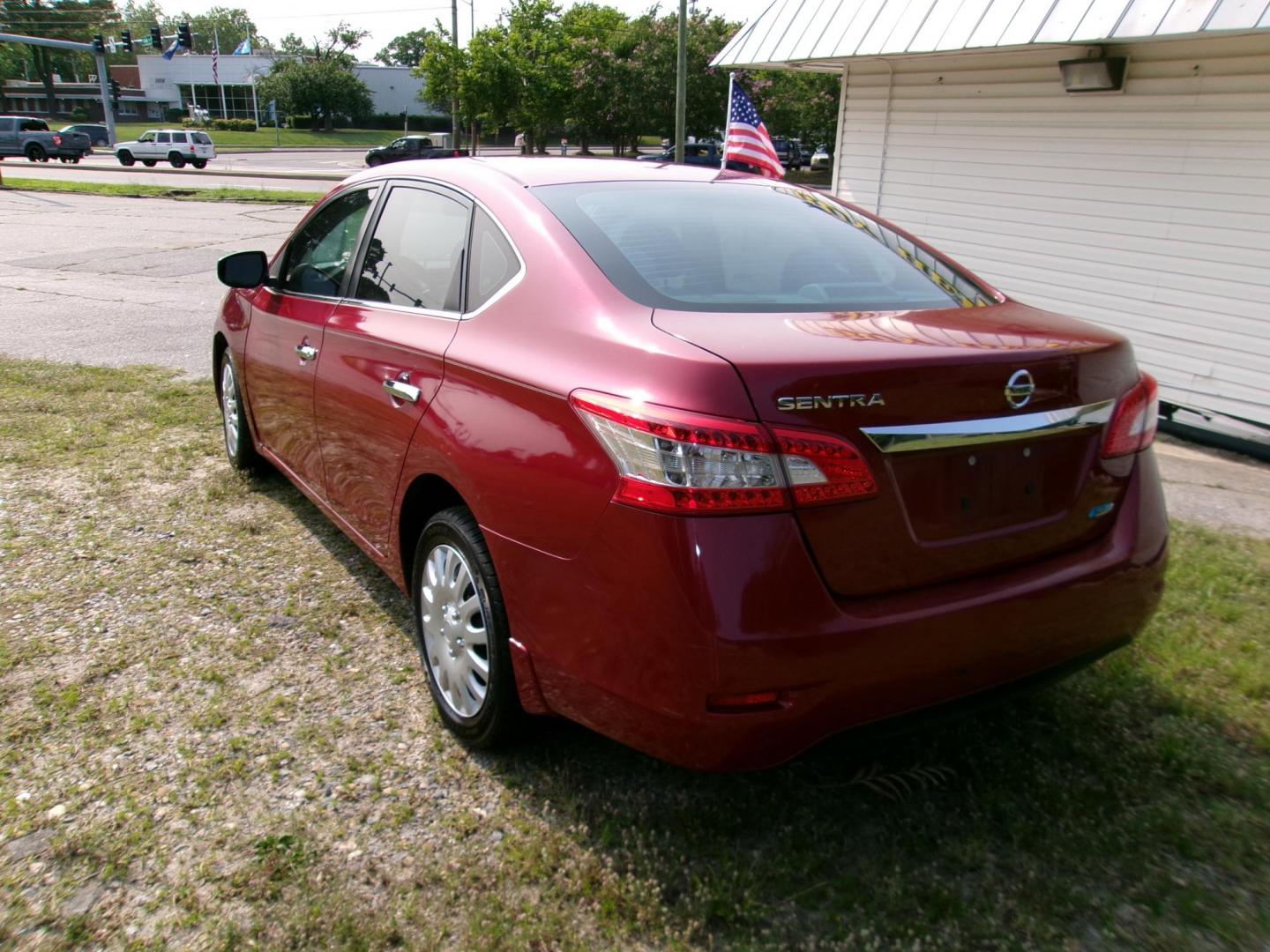 2013 Red Nissan Sentra S 6MT (3N1AB7AP4DL) with an 2.0L L4 DOHC 16V engine, 6-Speed Automatic transmission, located at 2553 Airline Blvd, Portsmouth, VA, 23701, (757) 488-8331, 36.813889, -76.357597 - ***VEHICLE TERMS*** Down Payment: $499 Weekly Payment: $90 APR: 23.9% Repayment Terms: 42 Months *** CALL ELIZABETH SMITH - DIRECTOR OF MARKETING @ 757-488-8331 TO SCHEDULE YOUR APPOINTMENT TODAY AND GET PRE-APPROVED RIGHT OVER THE PHONE*** - Photo#7