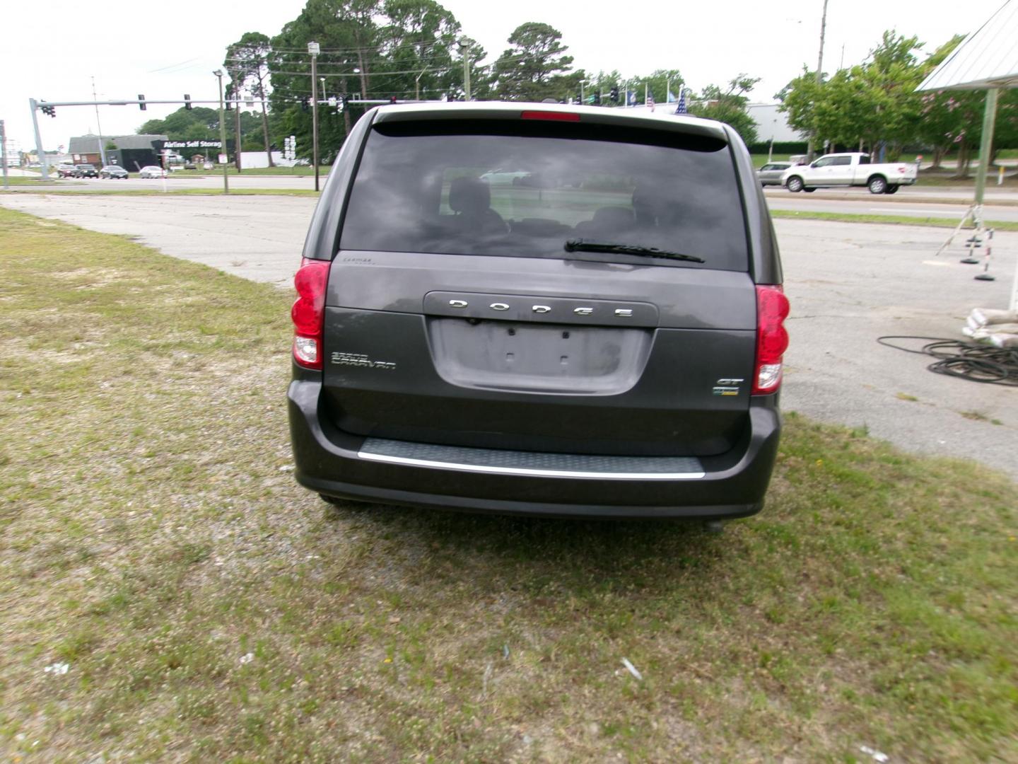 2019 Gray Dodge Grand Caravan GT (2C4RDGEG2KR) with an 3.6L V6 DOHC 24V engine, 6A transmission, located at 2553 Airline Blvd, Portsmouth, VA, 23701, (757) 488-8331, 36.813889, -76.357597 - ***VEHICLE TERMS*** Down Payment: $1499 Weekly Payment: $125 APR: 23.9% Repayment Terms: 42 Months *** CALL ELIZABETH SMITH - DIRECTOR OF MARKETING @ 757-488-8331 TO SCHEDULE YOUR APPOINTMENT TODAY AND GET PRE-APPROVED RIGHT OVER THE PHONE*** - Photo#6