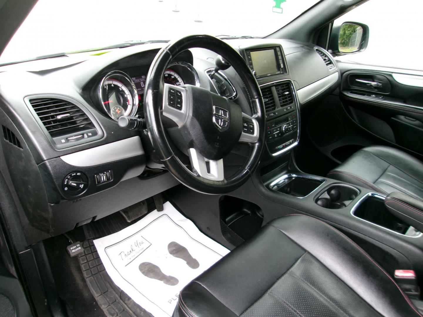 2019 Gray Dodge Grand Caravan GT (2C4RDGEG2KR) with an 3.6L V6 DOHC 24V engine, 6A transmission, located at 2553 Airline Blvd, Portsmouth, VA, 23701, (757) 488-8331, 36.813889, -76.357597 - ***VEHICLE TERMS*** Down Payment: $1499 Weekly Payment: $125 APR: 23.9% Repayment Terms: 42 Months *** CALL ELIZABETH SMITH - DIRECTOR OF MARKETING @ 757-488-8331 TO SCHEDULE YOUR APPOINTMENT TODAY AND GET PRE-APPROVED RIGHT OVER THE PHONE*** - Photo#9
