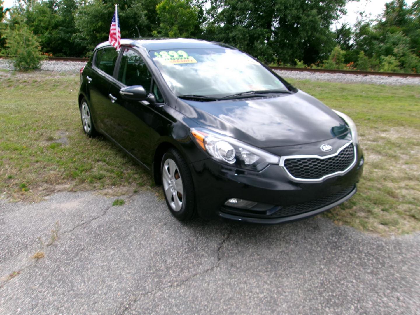 2016 Black Kia Forte 5-Door LX (KNAFK5A84G5) with an 2.0L L4 DOHC 16V engine, 6-Speed Automatic transmission, located at 2553 Airline Blvd, Portsmouth, VA, 23701, (757) 488-8331, 36.813889, -76.357597 - ***VEHICLE TERMS*** Down Payment: $899 Weekly Payment: $110 APR: 23.9% Repayment Terms: 42 Months *** CALL ELIZABETH SMITH - DIRECTOR OF MARKETING @ 757-488-8331 TO SCHEDULE YOUR APPOINTMENT TODAY AND GET PRE-APPROVED RIGHT OVER THE PHONE*** - Photo#3