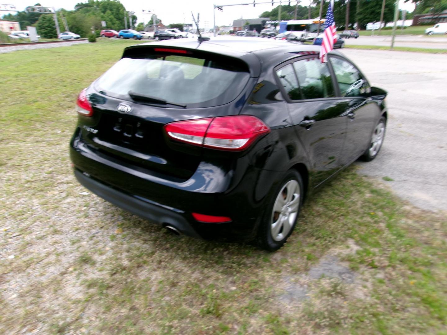 2016 Black Kia Forte 5-Door LX (KNAFK5A84G5) with an 2.0L L4 DOHC 16V engine, 6-Speed Automatic transmission, located at 2553 Airline Blvd, Portsmouth, VA, 23701, (757) 488-8331, 36.813889, -76.357597 - ***VEHICLE TERMS*** Down Payment: $899 Weekly Payment: $110 APR: 23.9% Repayment Terms: 42 Months *** CALL ELIZABETH SMITH - DIRECTOR OF MARKETING @ 757-488-8331 TO SCHEDULE YOUR APPOINTMENT TODAY AND GET PRE-APPROVED RIGHT OVER THE PHONE*** - Photo#5