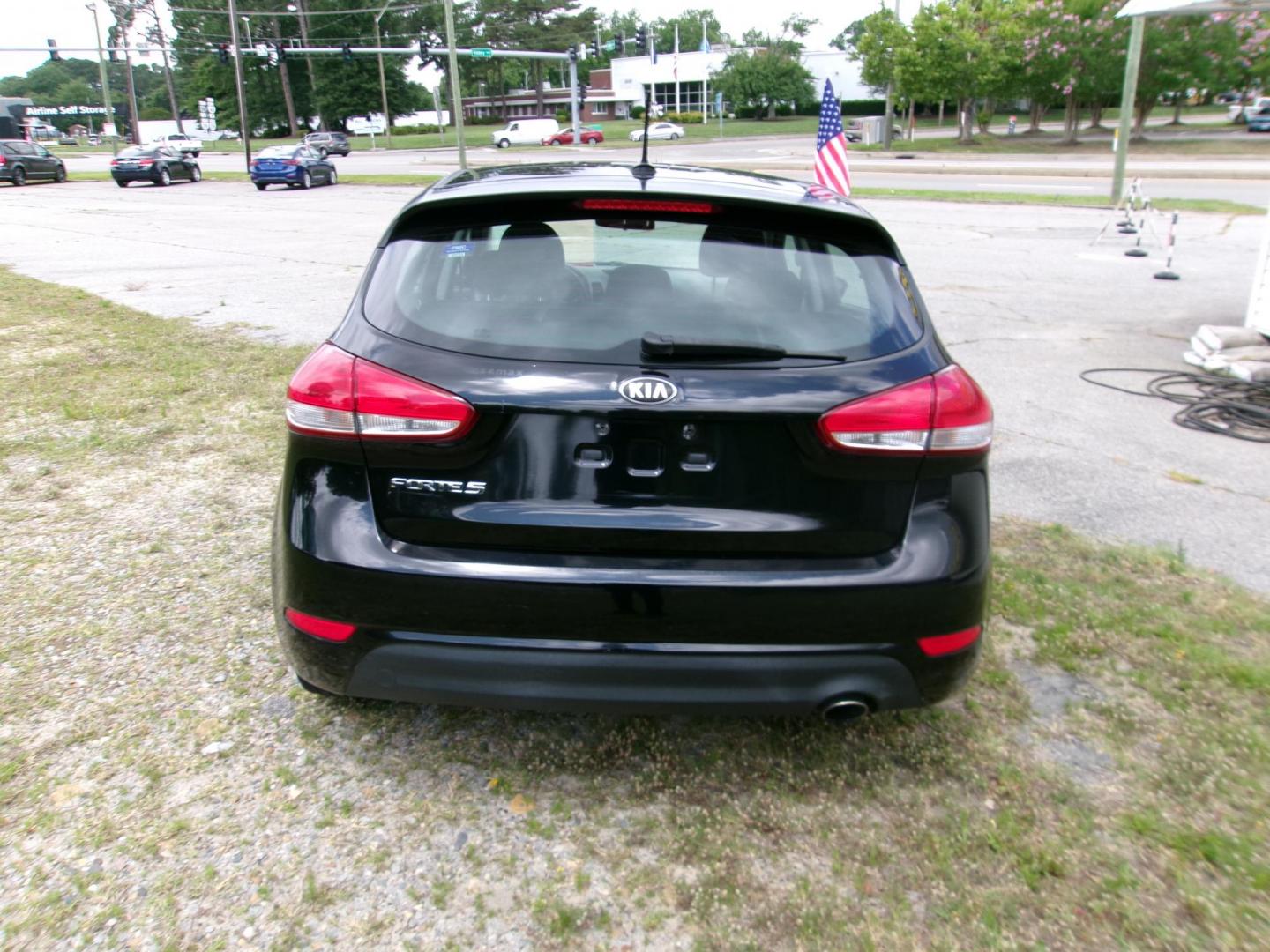 2016 Black Kia Forte 5-Door LX (KNAFK5A84G5) with an 2.0L L4 DOHC 16V engine, 6-Speed Automatic transmission, located at 2553 Airline Blvd, Portsmouth, VA, 23701, (757) 488-8331, 36.813889, -76.357597 - ***VEHICLE TERMS*** Down Payment: $899 Weekly Payment: $110 APR: 23.9% Repayment Terms: 42 Months *** CALL ELIZABETH SMITH - DIRECTOR OF MARKETING @ 757-488-8331 TO SCHEDULE YOUR APPOINTMENT TODAY AND GET PRE-APPROVED RIGHT OVER THE PHONE*** - Photo#6