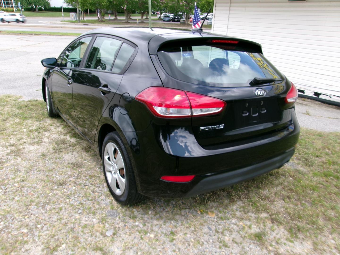 2016 Black Kia Forte 5-Door LX (KNAFK5A84G5) with an 2.0L L4 DOHC 16V engine, 6-Speed Automatic transmission, located at 2553 Airline Blvd, Portsmouth, VA, 23701, (757) 488-8331, 36.813889, -76.357597 - ***VEHICLE TERMS*** Down Payment: $899 Weekly Payment: $110 APR: 23.9% Repayment Terms: 42 Months *** CALL ELIZABETH SMITH - DIRECTOR OF MARKETING @ 757-488-8331 TO SCHEDULE YOUR APPOINTMENT TODAY AND GET PRE-APPROVED RIGHT OVER THE PHONE*** - Photo#7