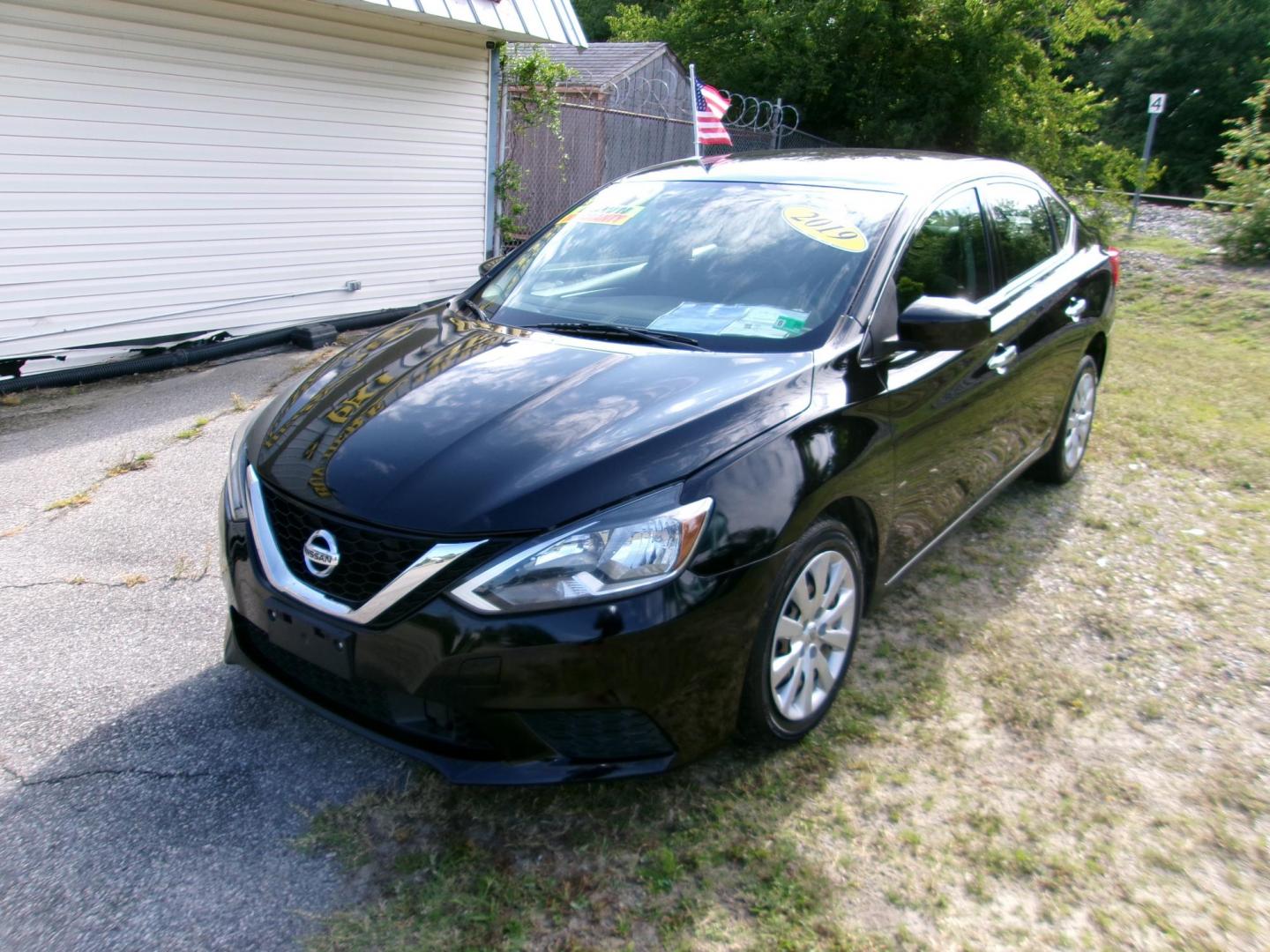 2019 Black Nissan Sentra S CVT (3N1AB7AP3KY) with an 1.8L L4 SFI DOHC 16V engine, CVT transmission, located at 2553 Airline Blvd, Portsmouth, VA, 23701, (757) 488-8331, 36.813889, -76.357597 - Photo#1