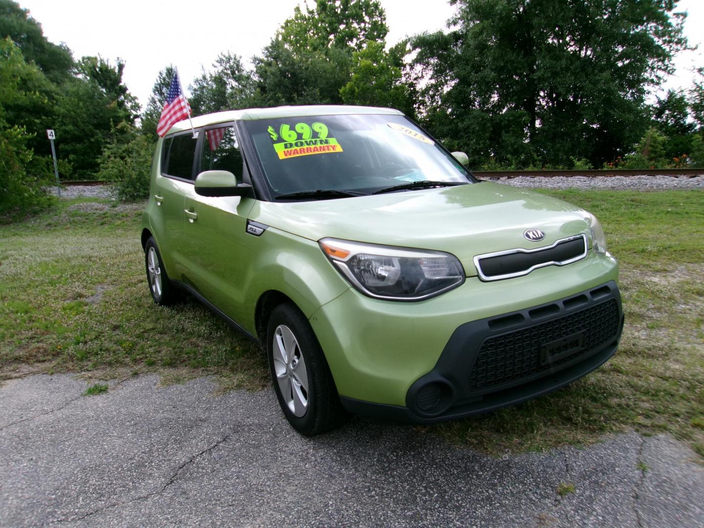 2015 Green Kia Soul Base (KNDJN2A23F7) with an 1.6L L4 DOHC 16V engine, located at 2553 Airline Blvd, Portsmouth, VA, 23701, (757) 488-8331, 36.813889, -76.357597 - Photo#3